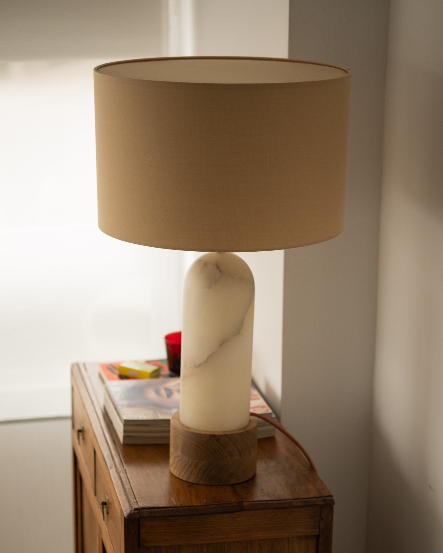 PURA KELO Table Lamp White Alabaster