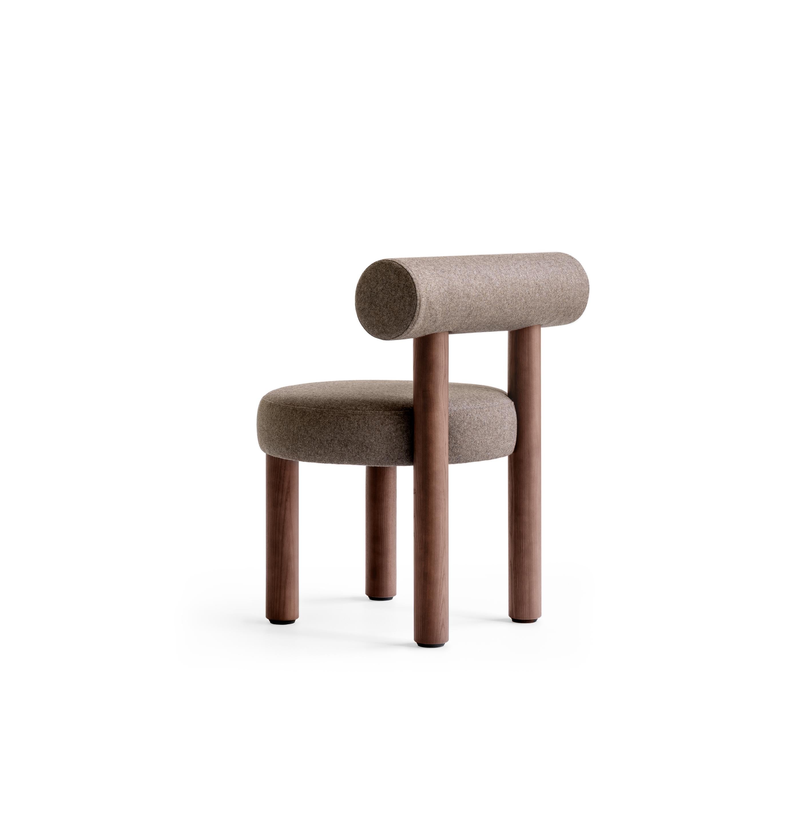 Upholstered GROPIUS CS2 Chair with Wooden Base