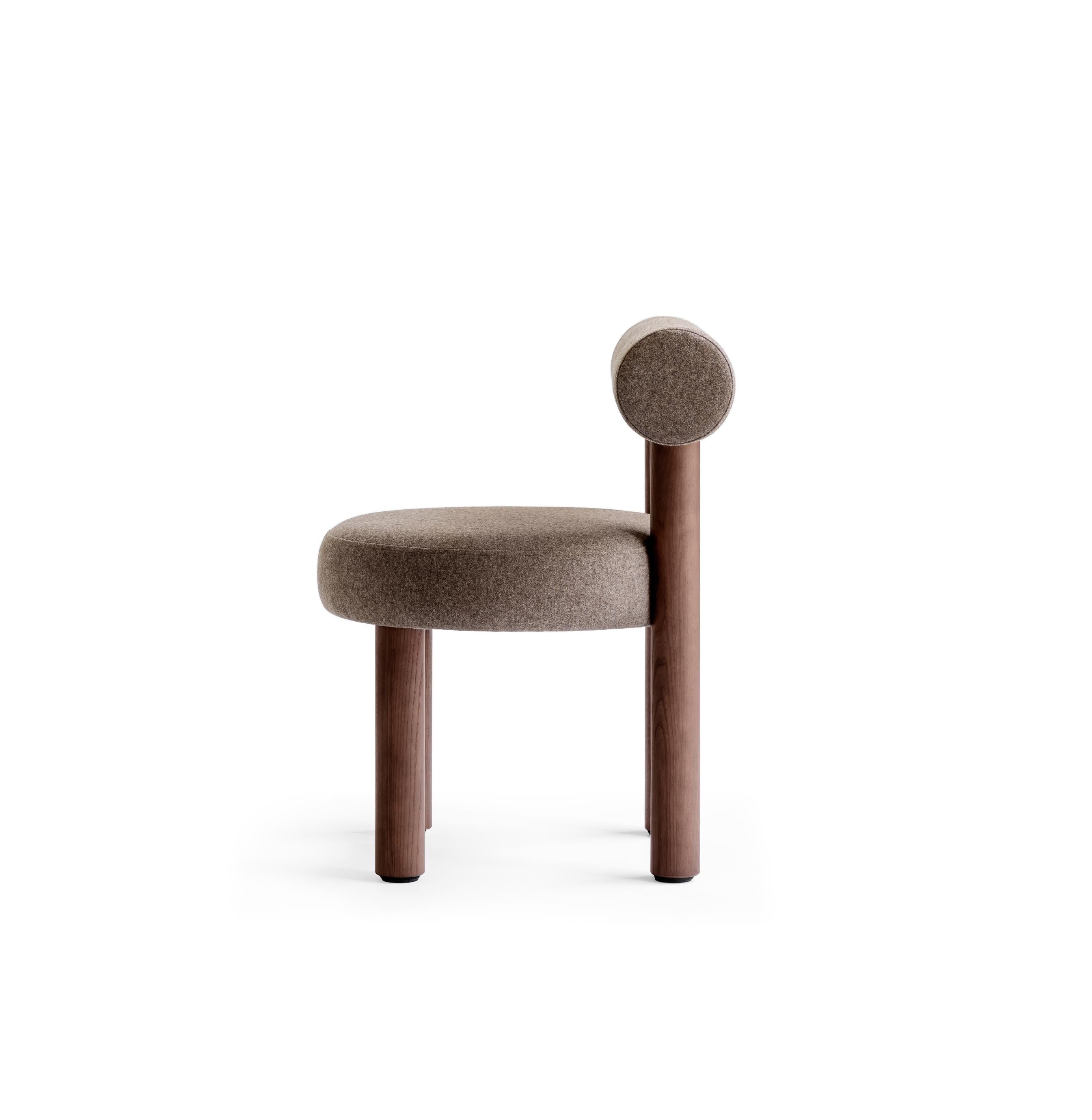 Upholstered GROPIUS CS2 Chair with Wooden Base