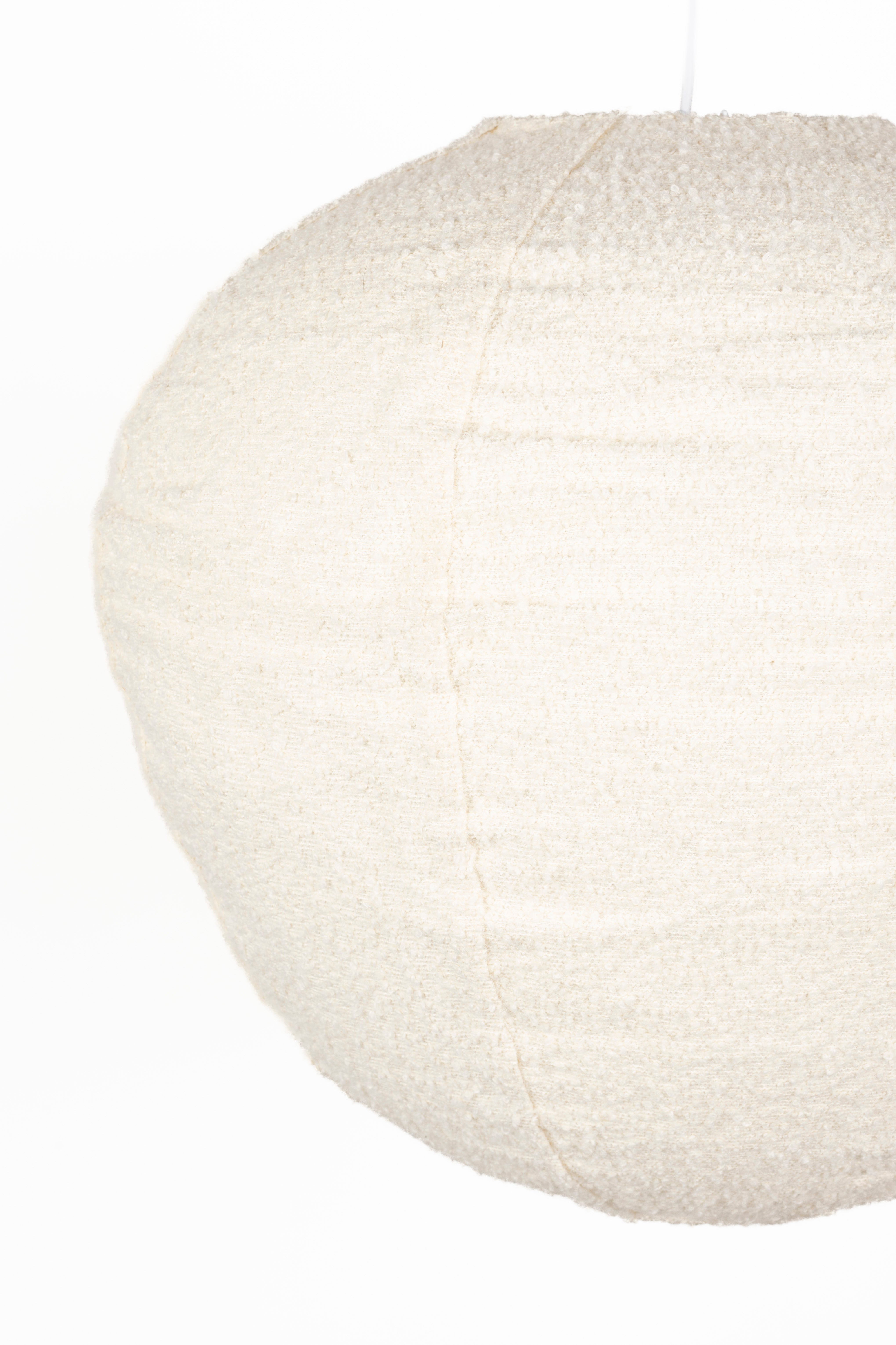 Lampa visiacá COCOON krémový bouclé
