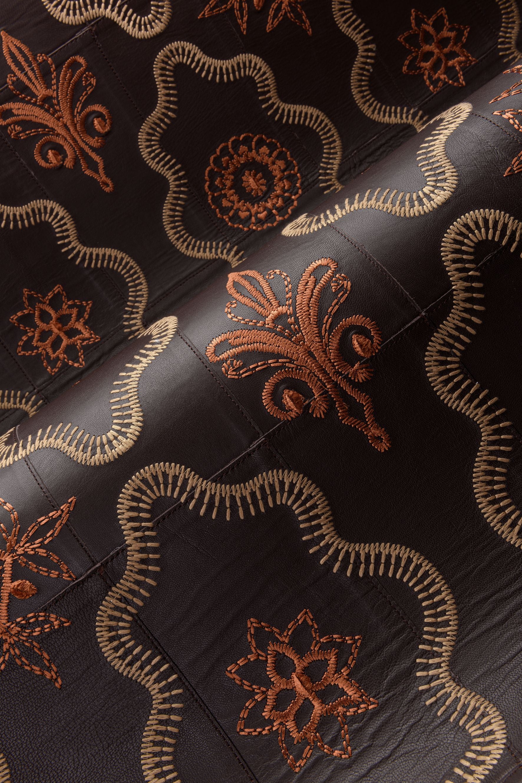 Natural leather wallpaper with geometric pattern DUCTIA brown with orange