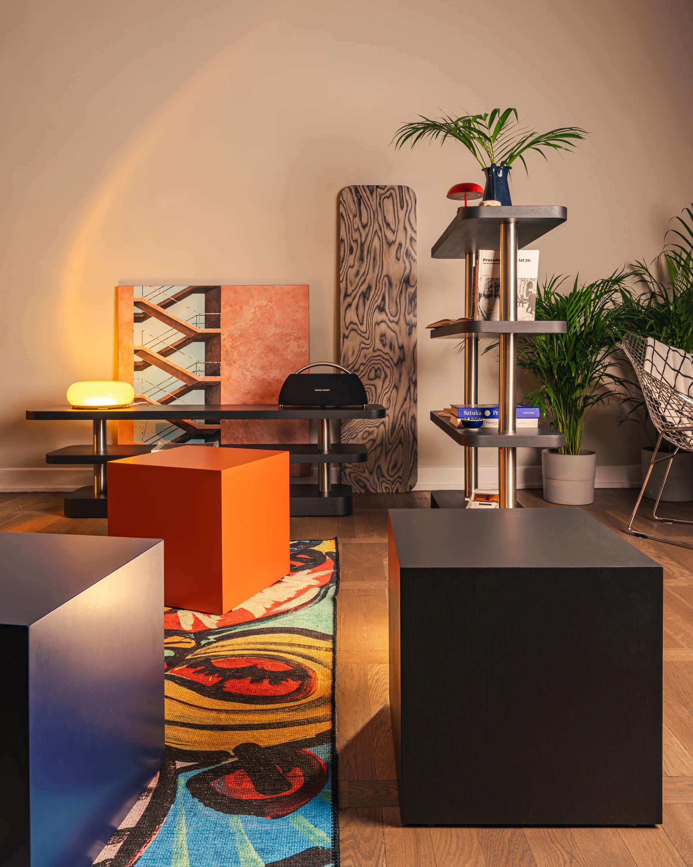 Pomocný stolík CUBE červený rooibos