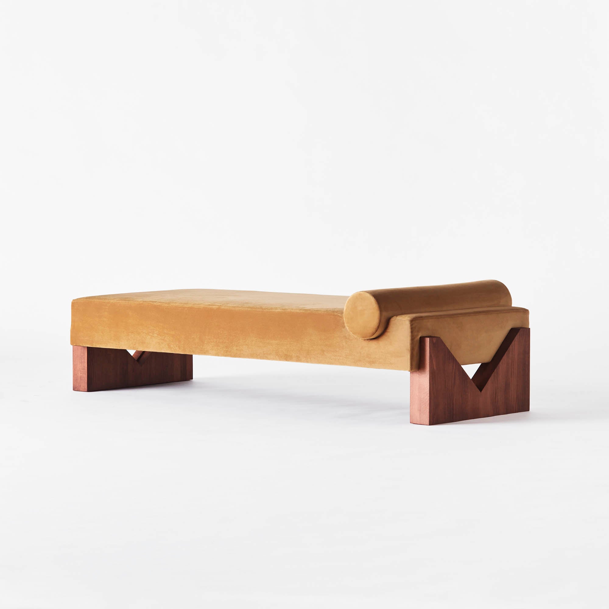 Ležadlo v horčicovom zamatě