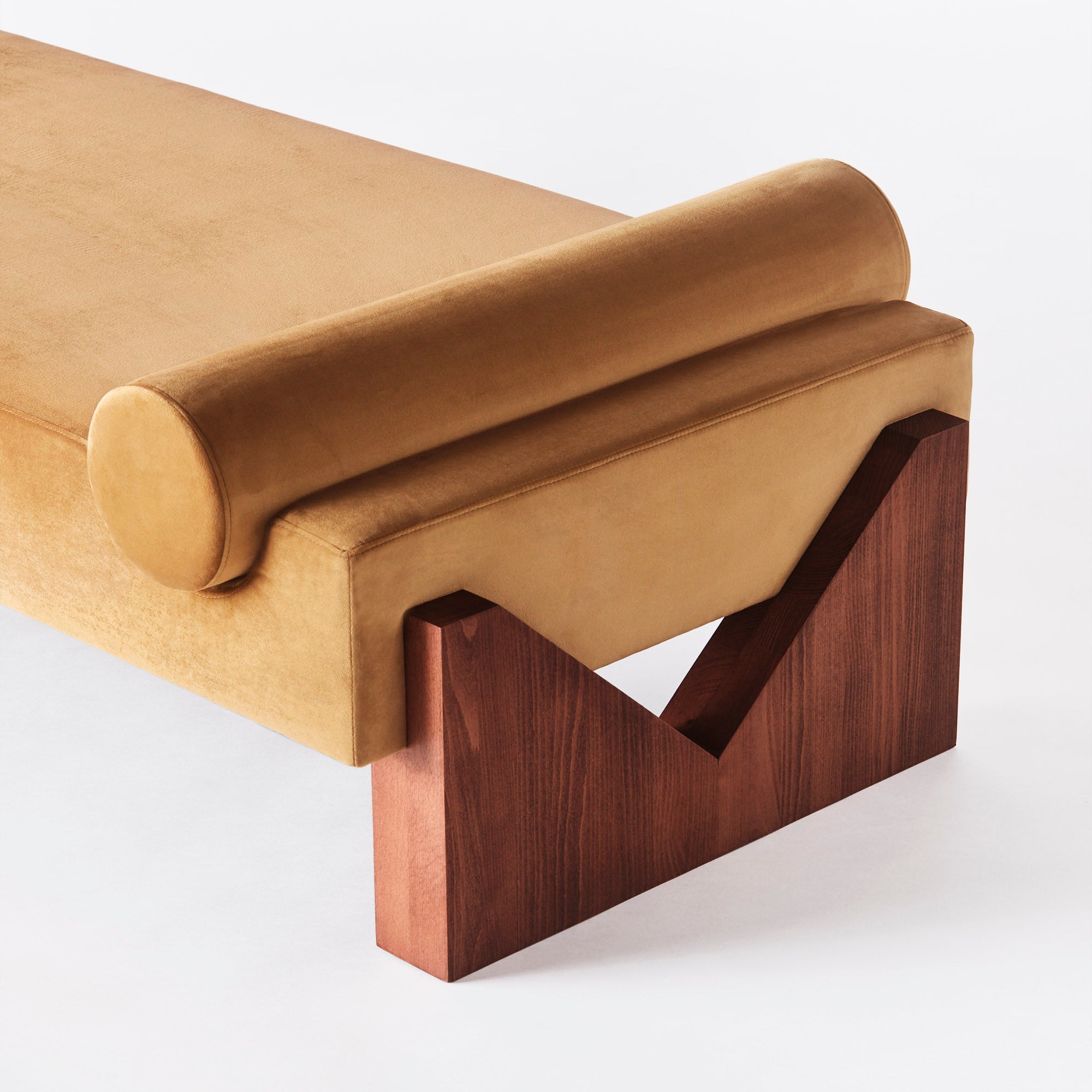 Ležadlo v horčicovom zamatě