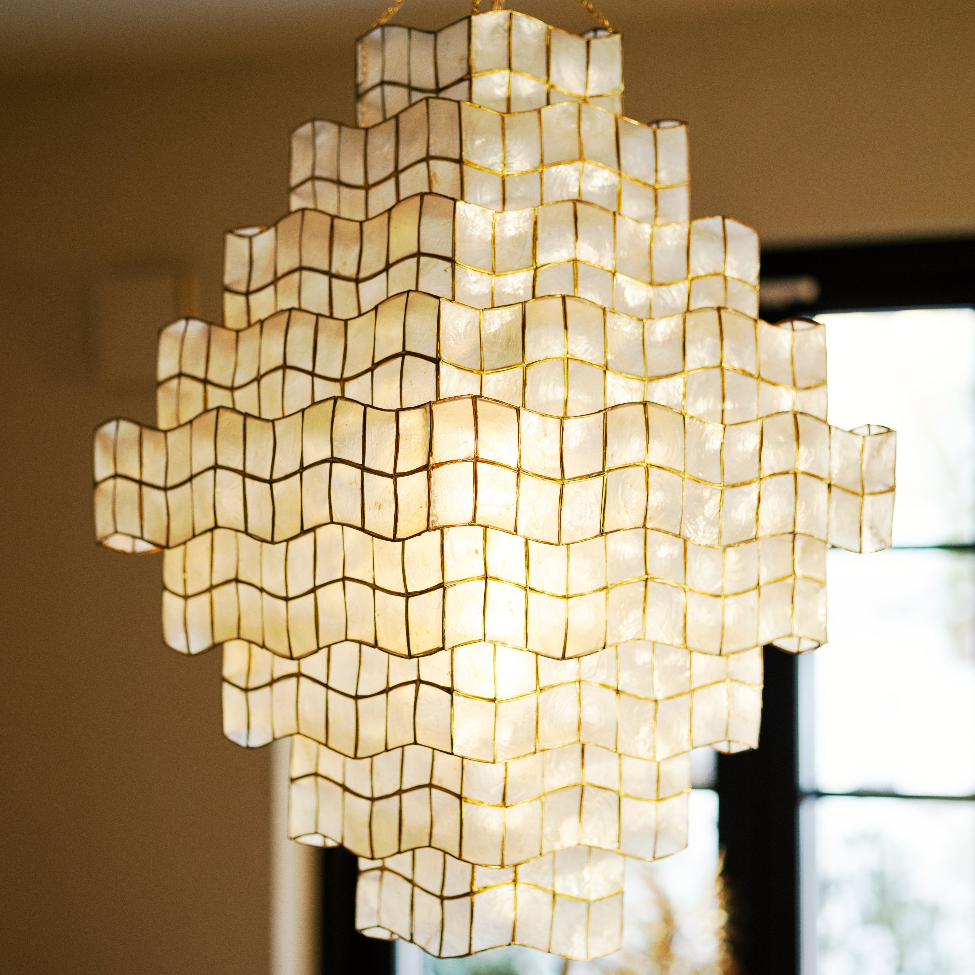 CORNELIA Capiz shell pendant lamp