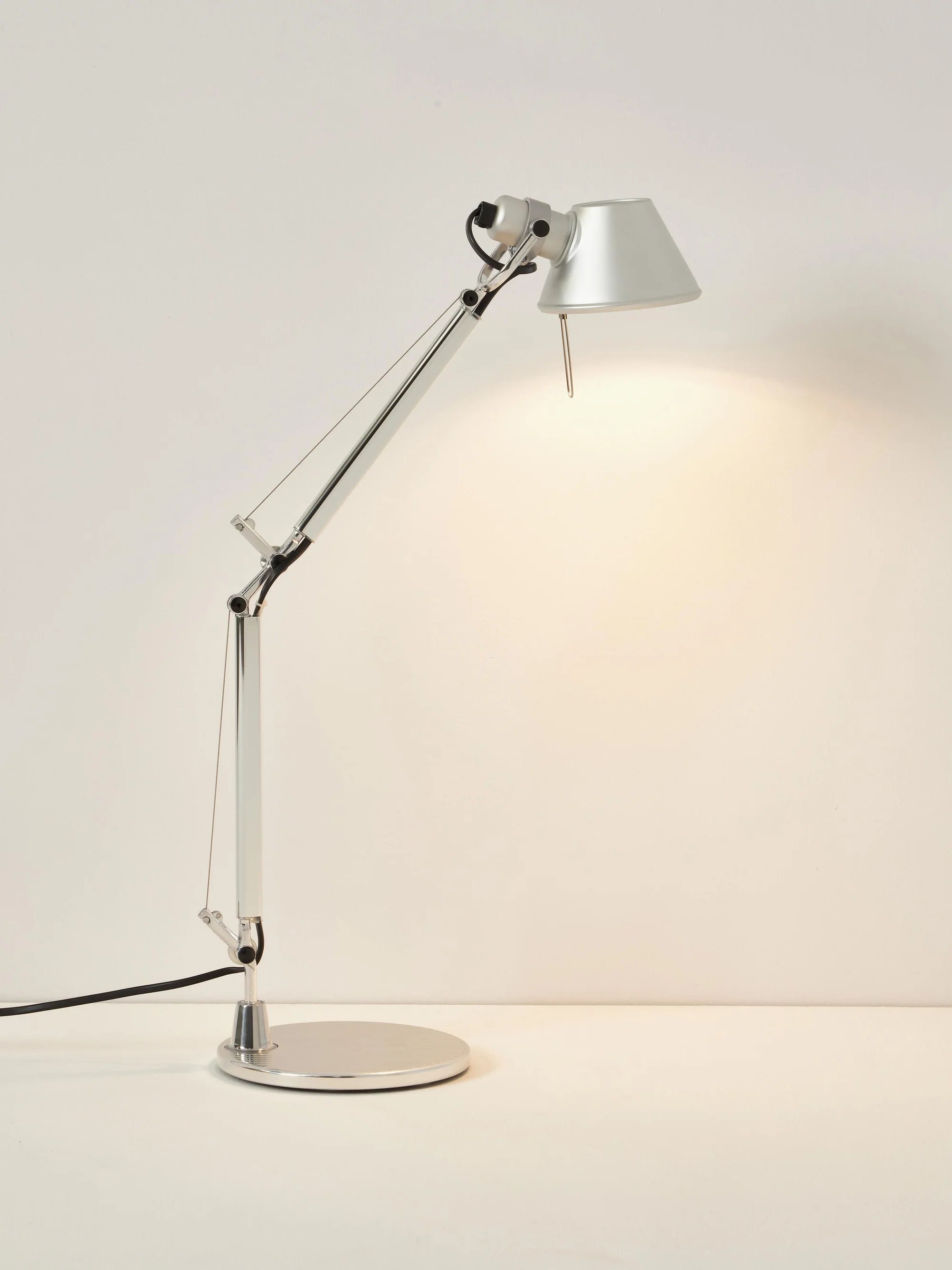 Stolná lampa nastaviteľná TOLOMEO MICRO matný strieborný