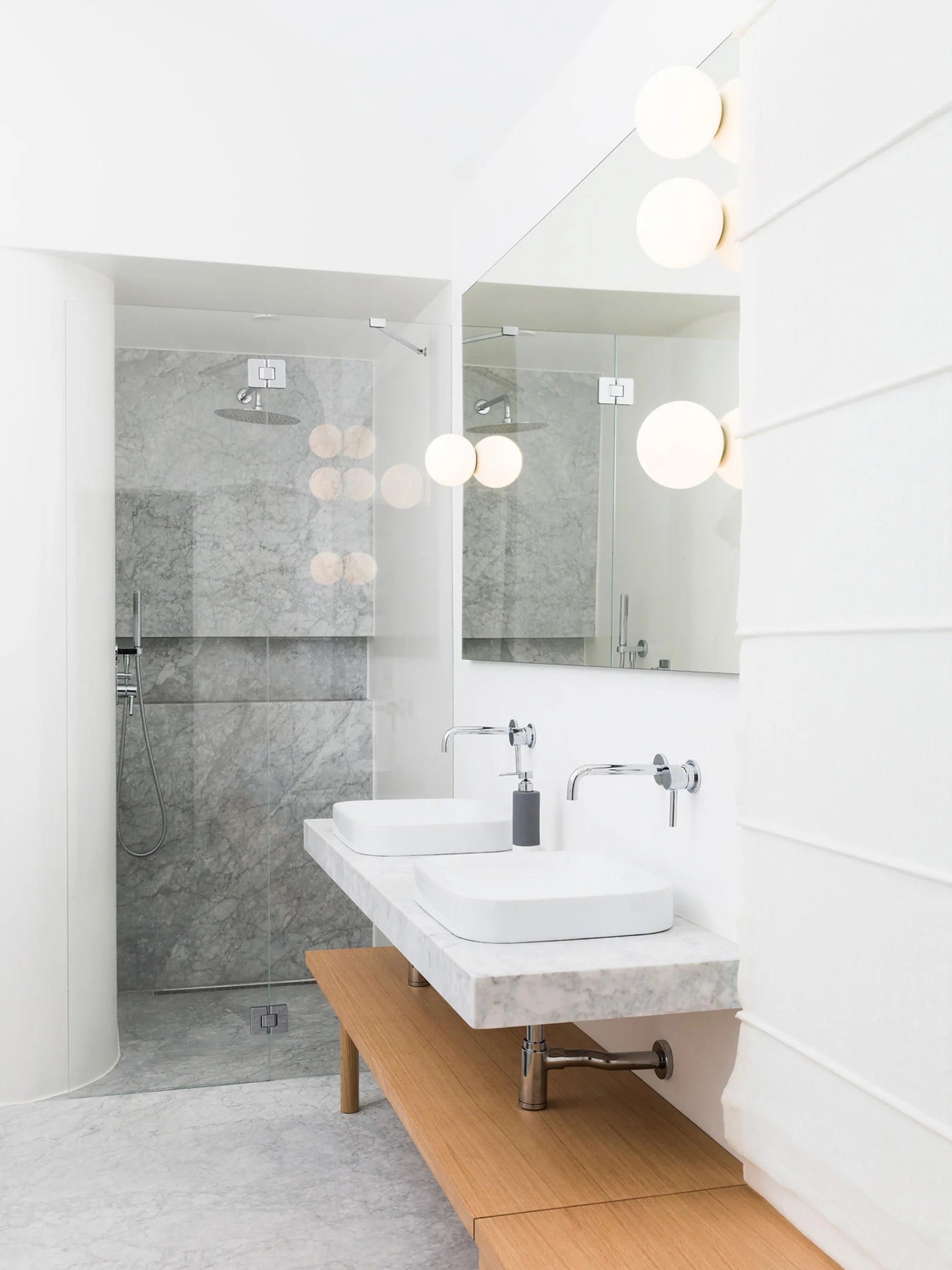 Nástenné svietidlo DIOSCURI opálové sklo