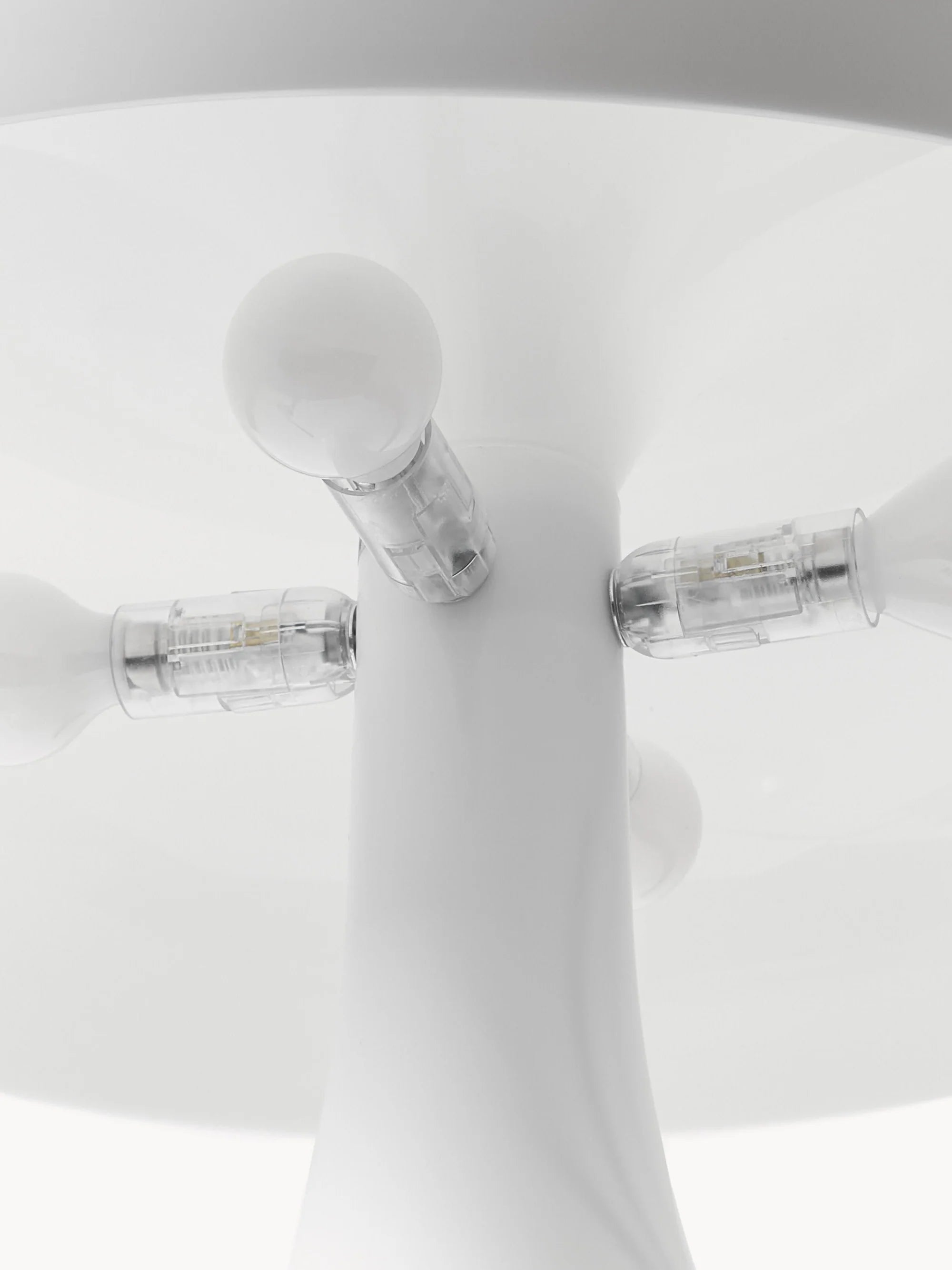 Stolná lampa NESSO biela