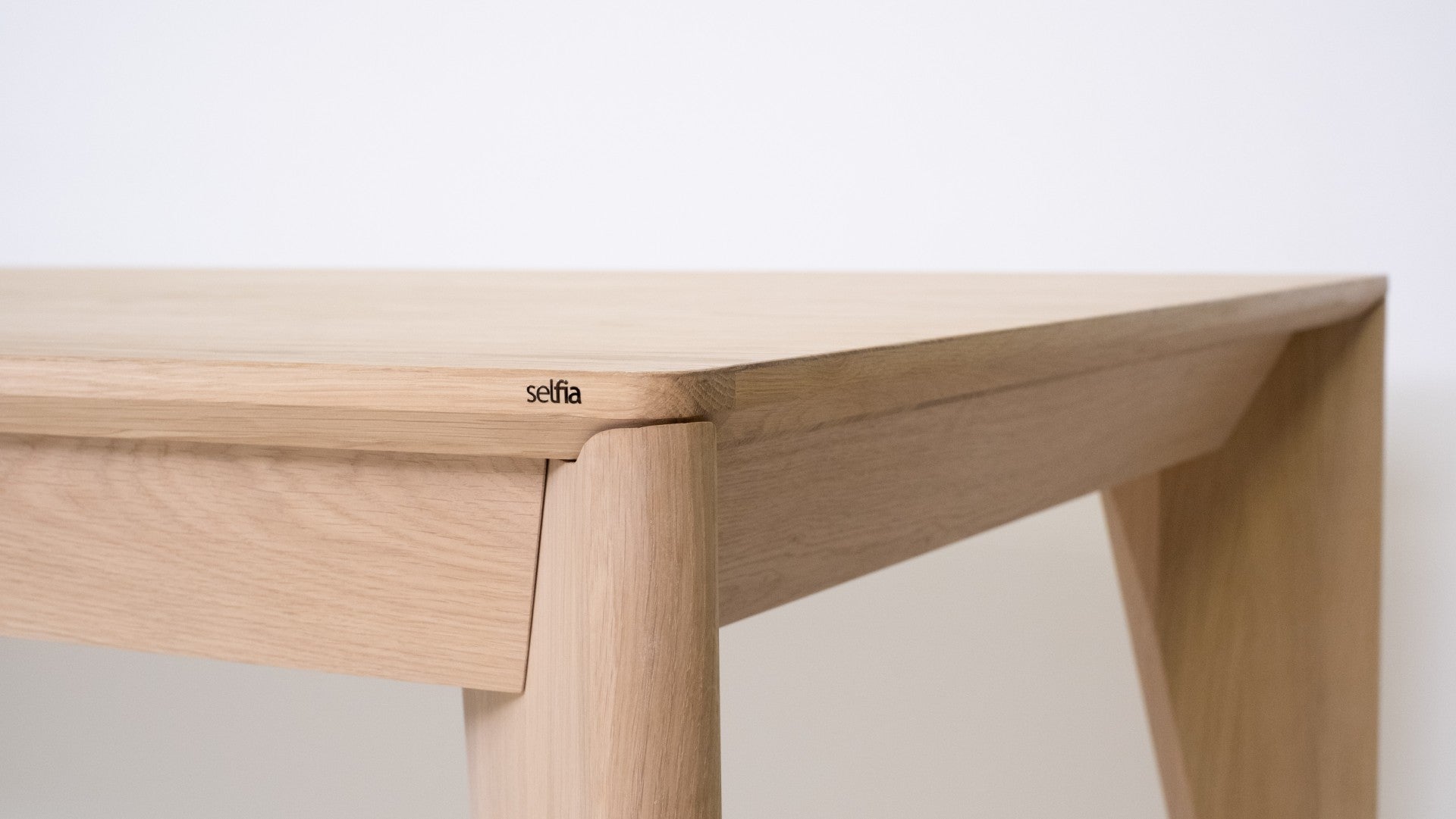 Stôl LEVEL lite drevo
