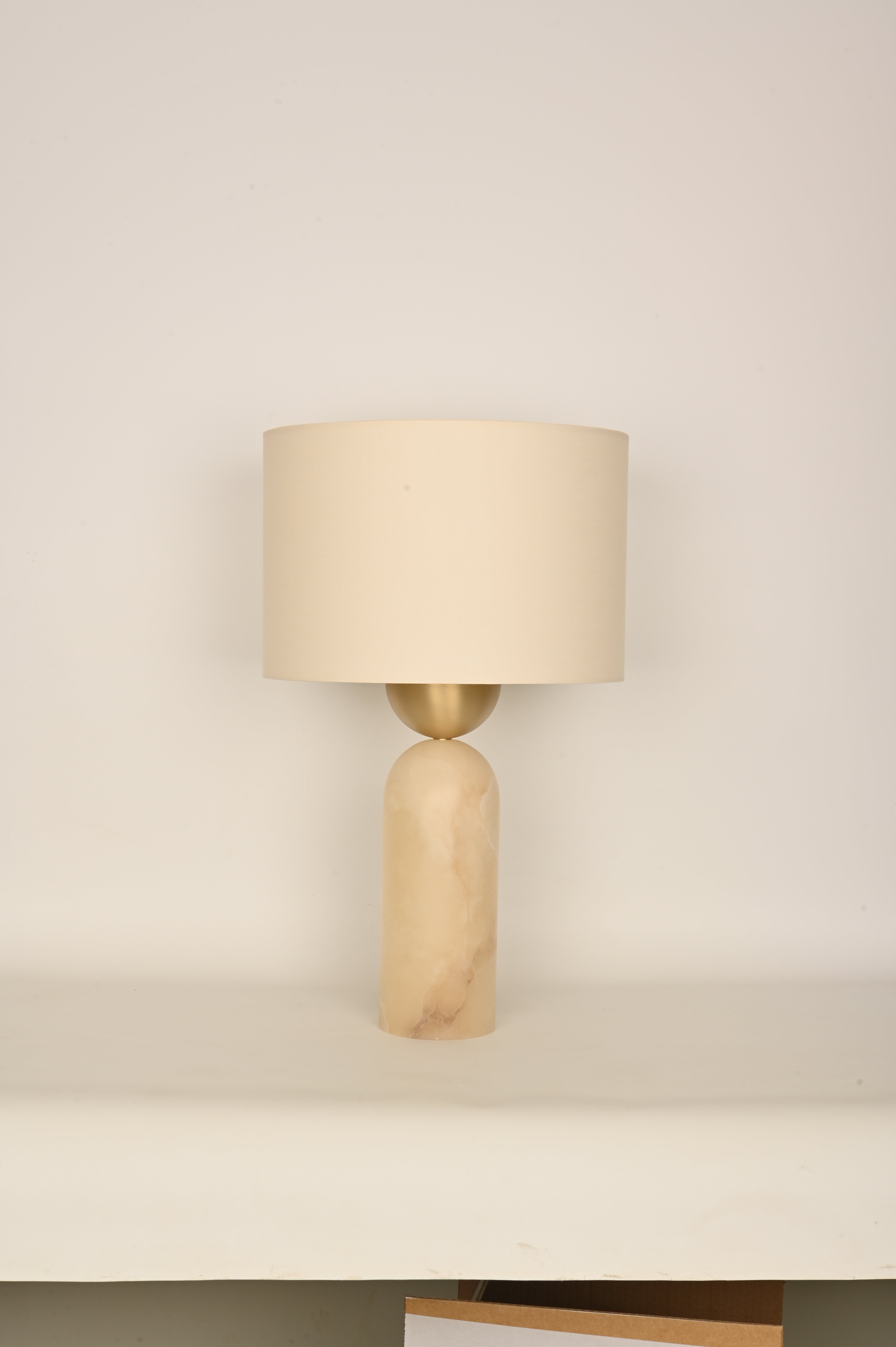 PEONA Table Lamp White Alabaster