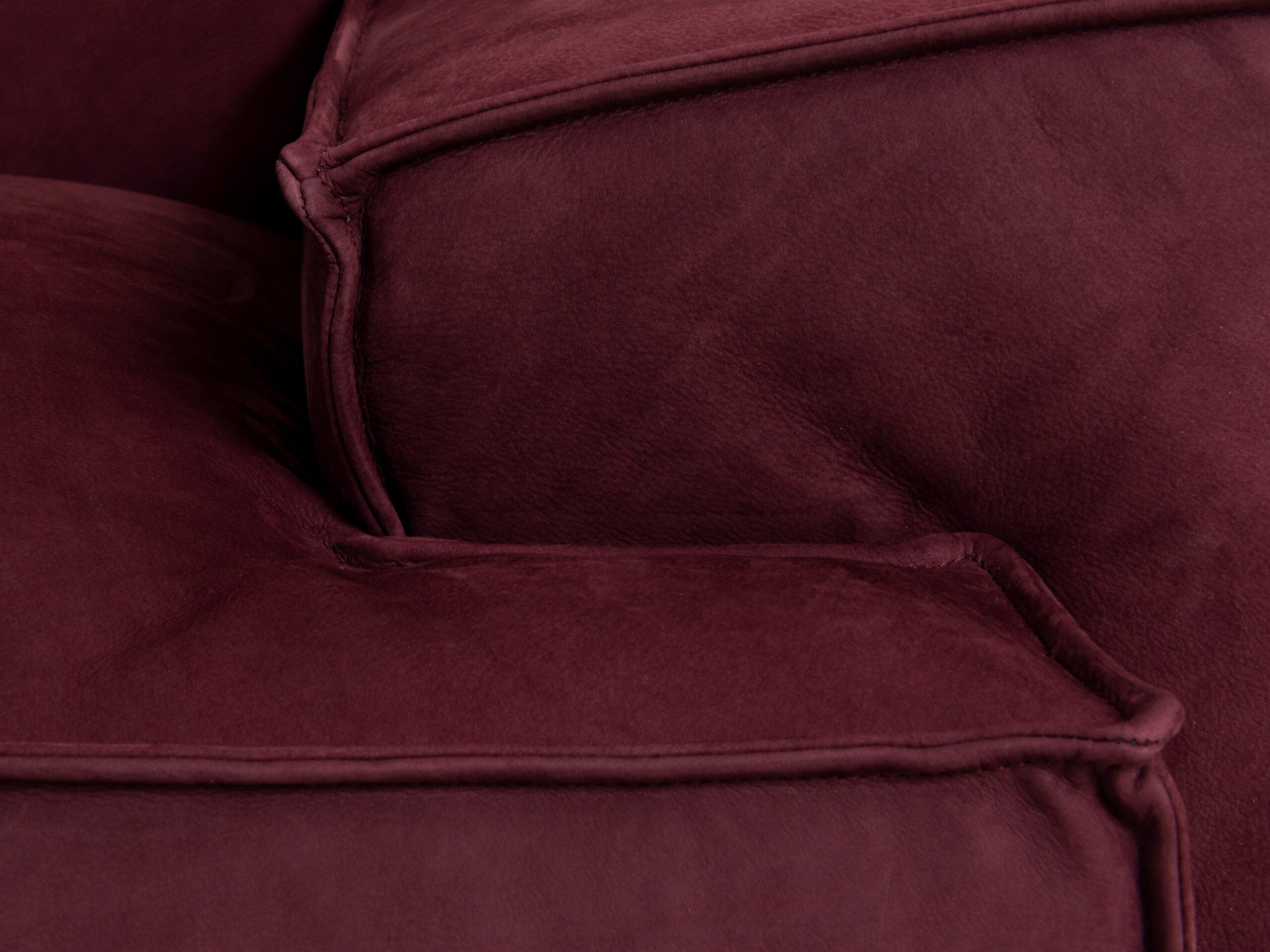 MAXXO 2.0 Upholstered Sofa