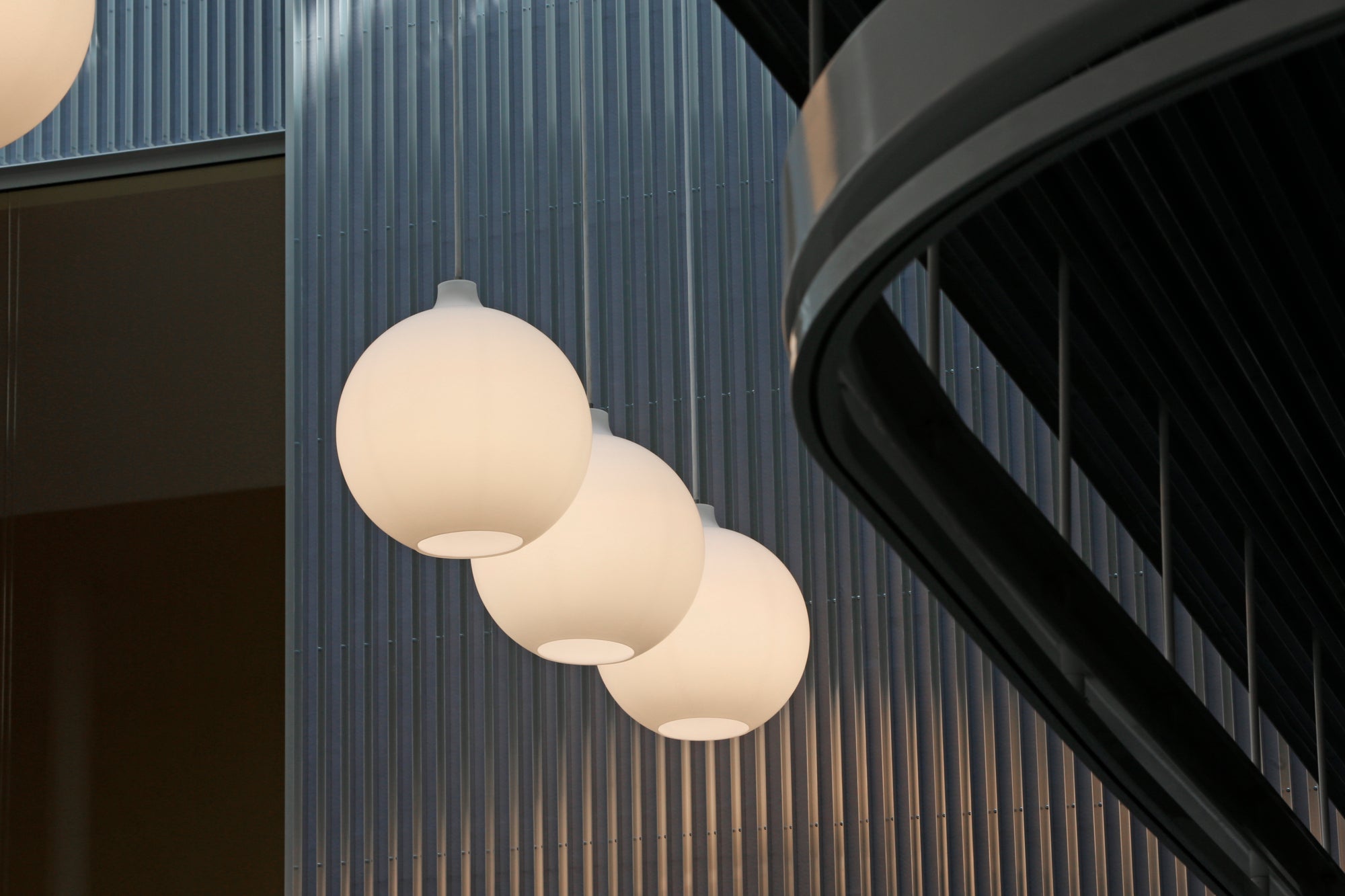 WOHLERT pendant lamp white glass