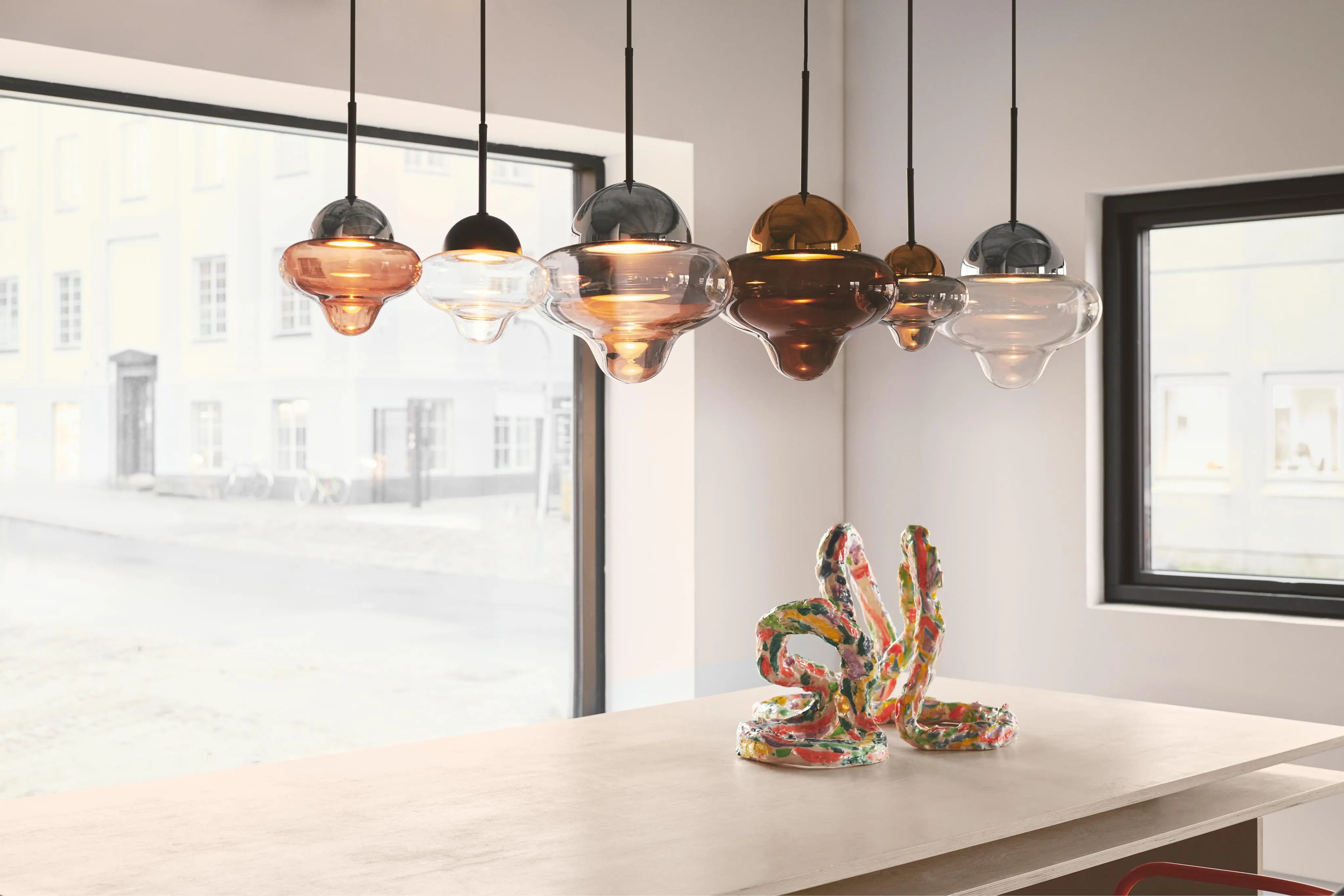 Lampa wisząca NUTTY szkło brązowe ze srebrnym wykończeniem – Design By Us