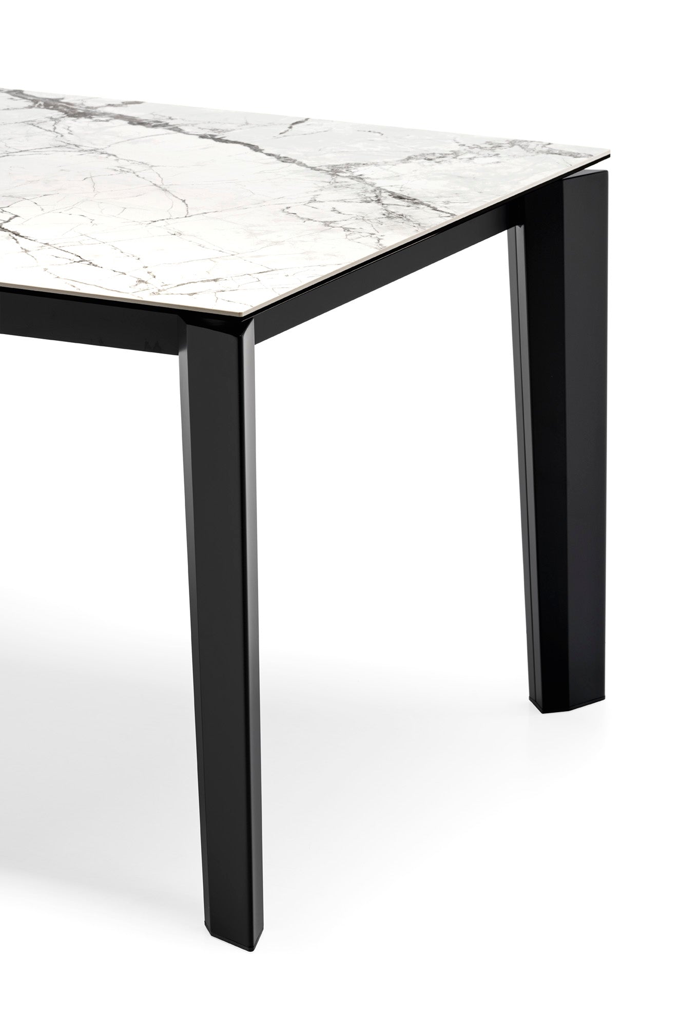 DELTA extendable table with a white top and black base