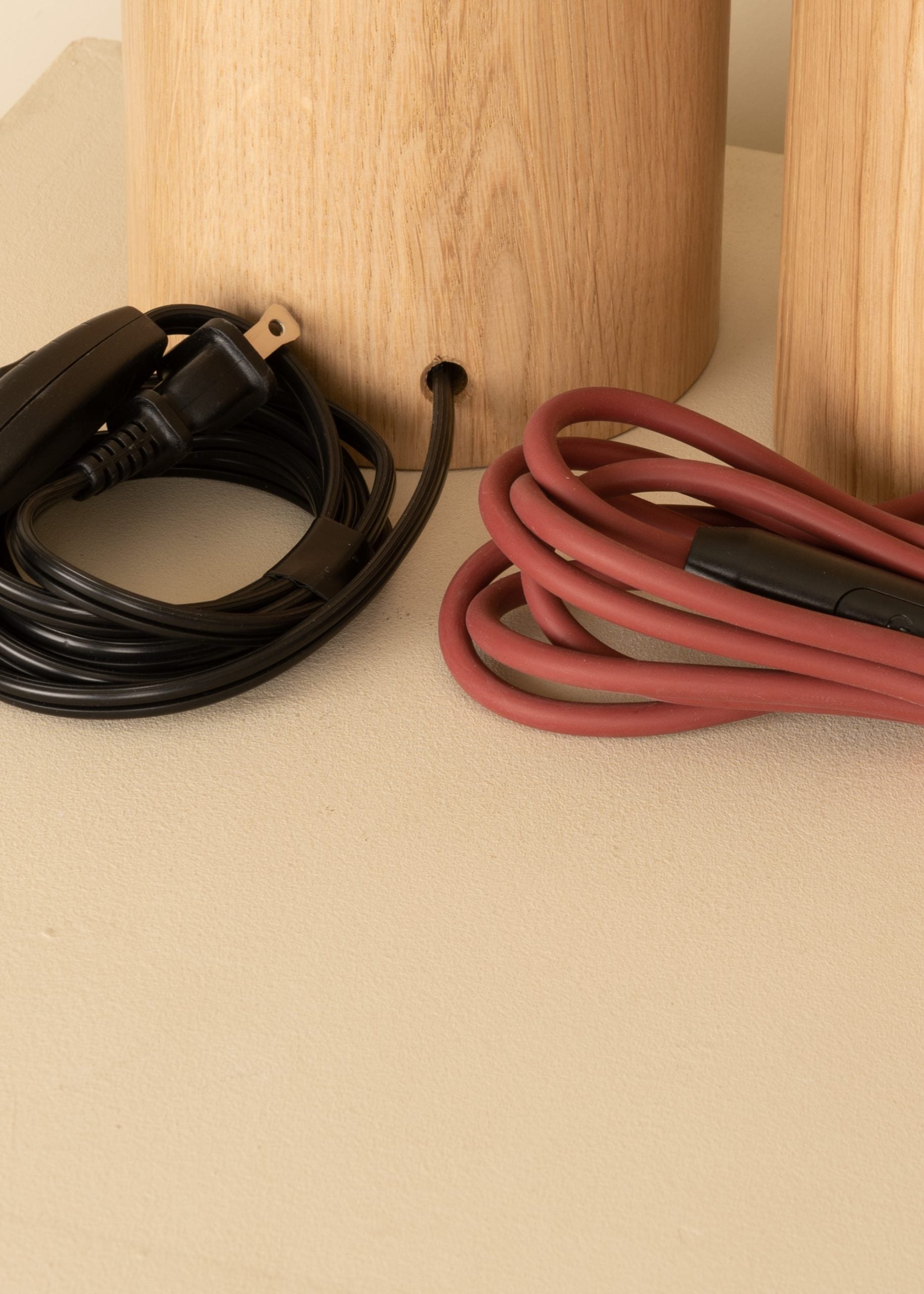 PEONA KELO Table Lamp in Oak Wood