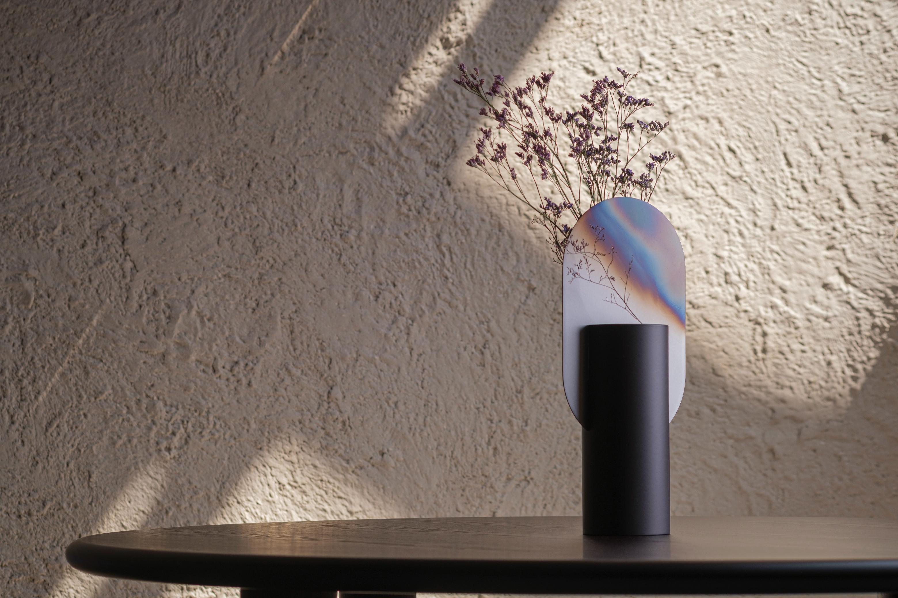 Okrúhly stôl PAUL z hnedého jaseňového dreva