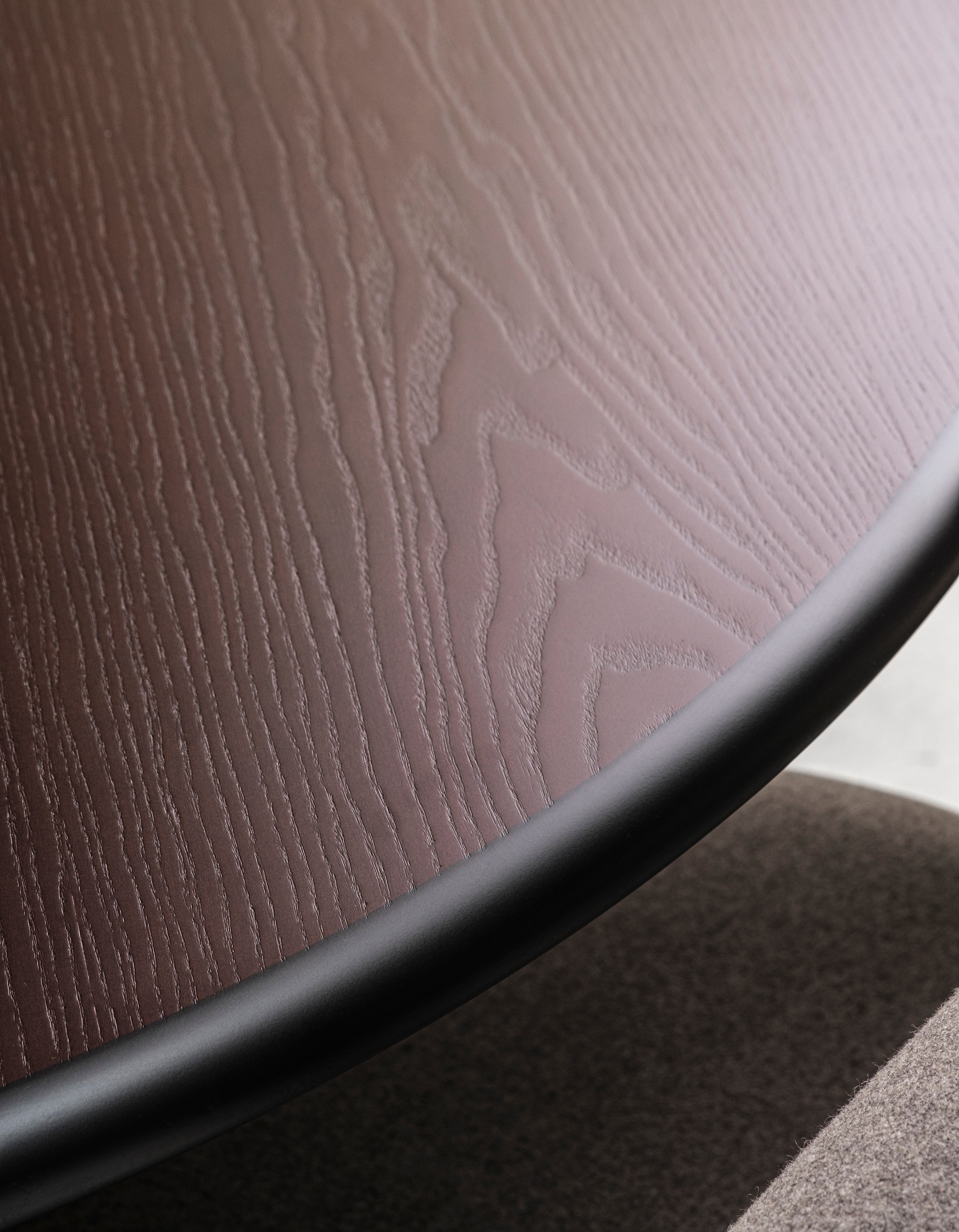 Okrúhly stôl PAUL z hnedého jaseňového dreva