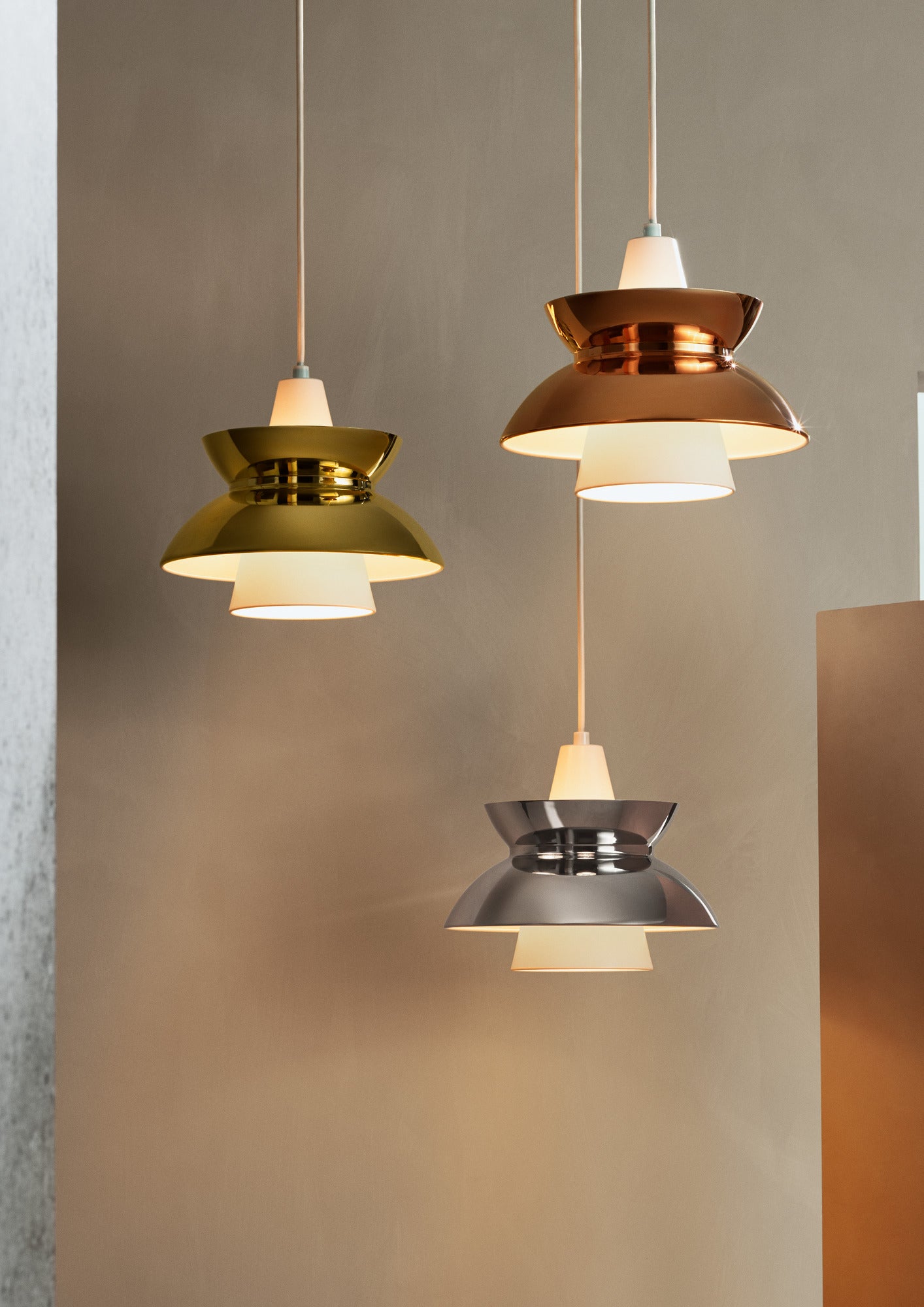 DOO-WOP pendant lamp white with brass finish