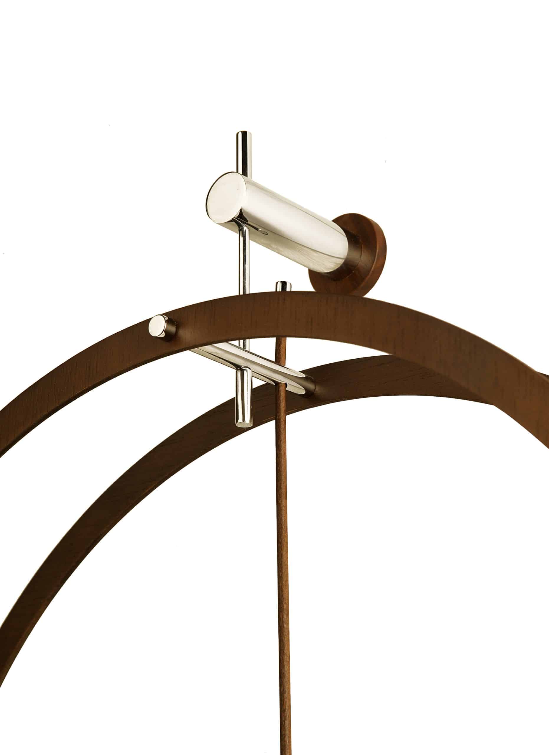 Nástenné hodiny DOS PUNTOS orechové drevo s chrómom