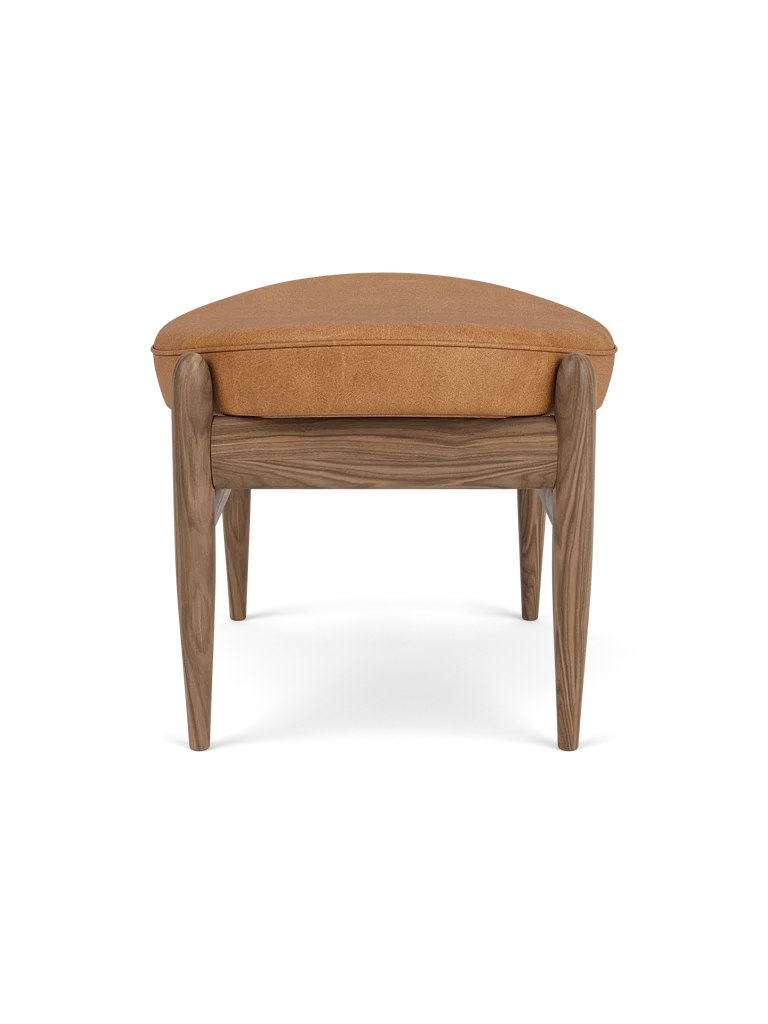 Podnožník ELIZABETH z koňakovej kože s orechovým podstavcom