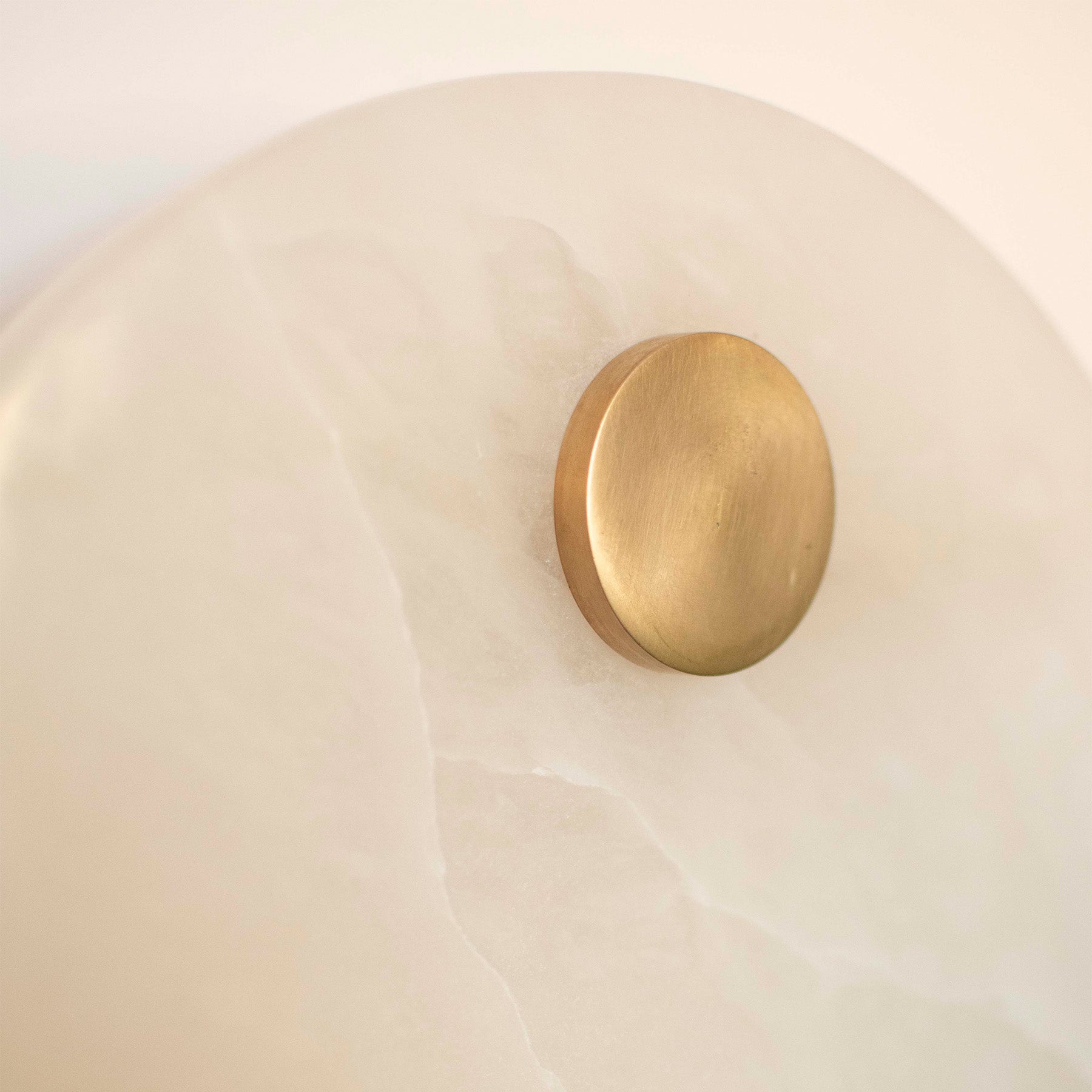 Alabaster Wall Lamp EOS Brass