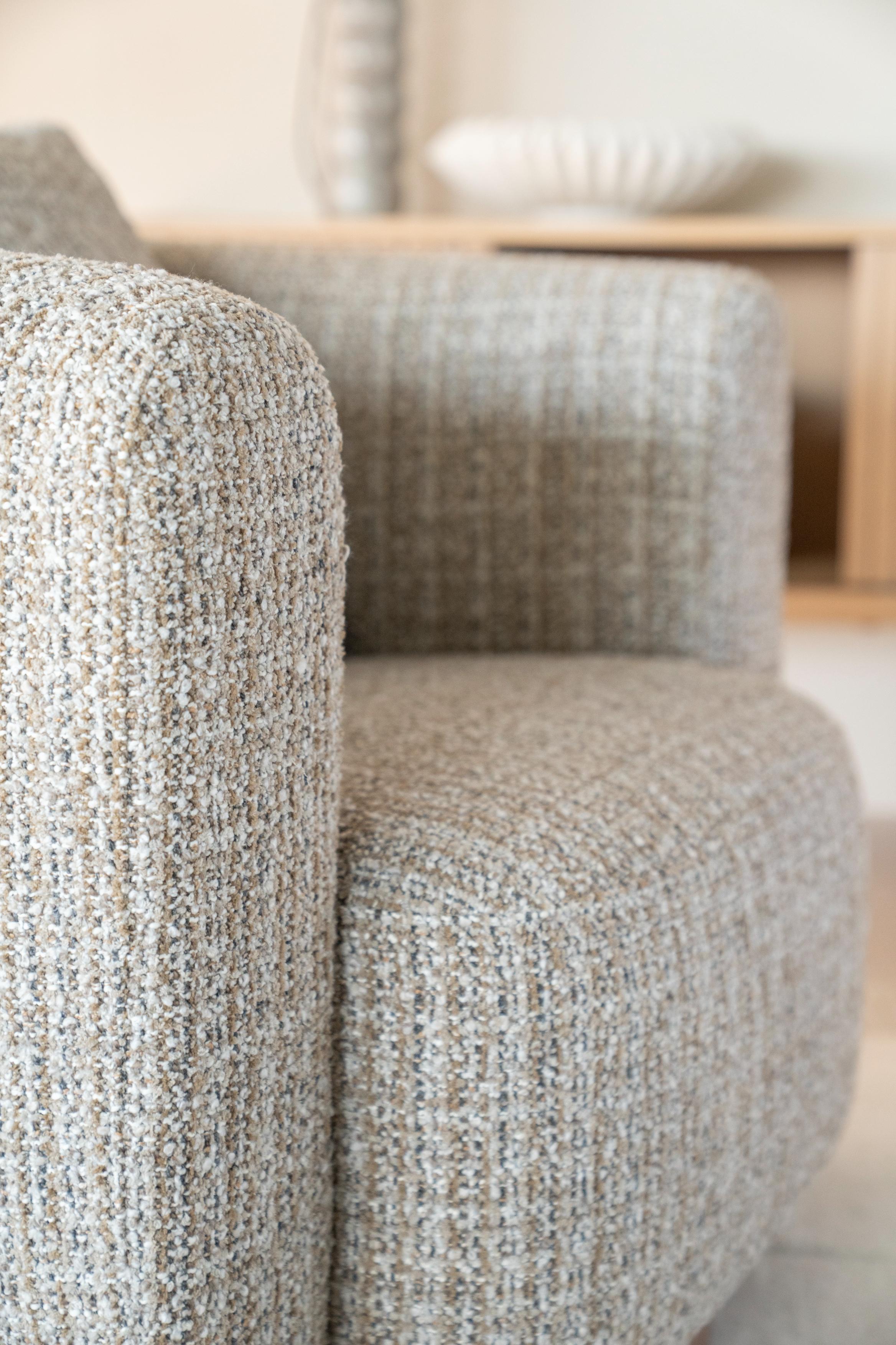 Otočný kreslo JORDAN béžové s drevenou základňou