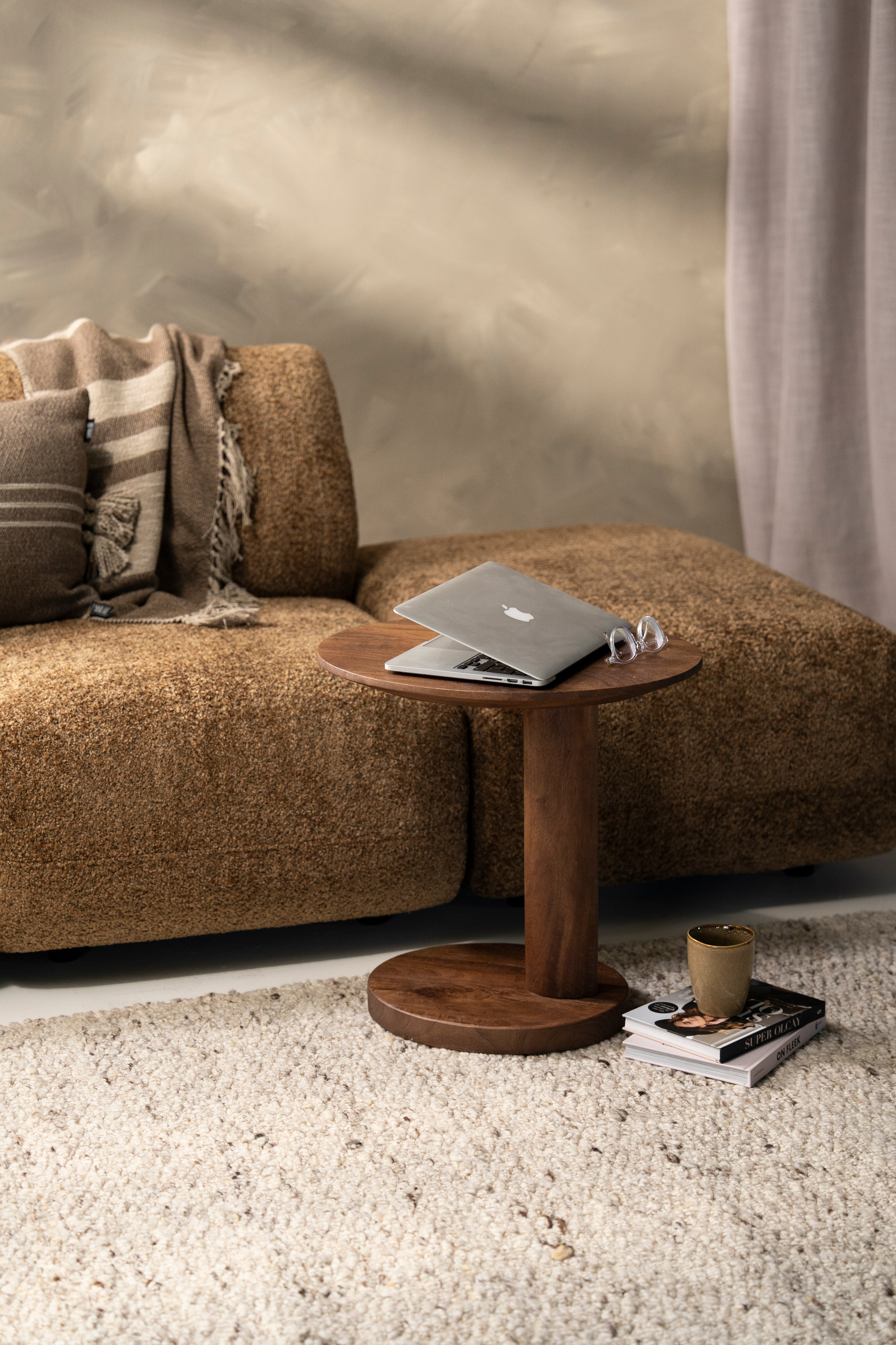 Bočný stolík NOVIA z mangového dreva