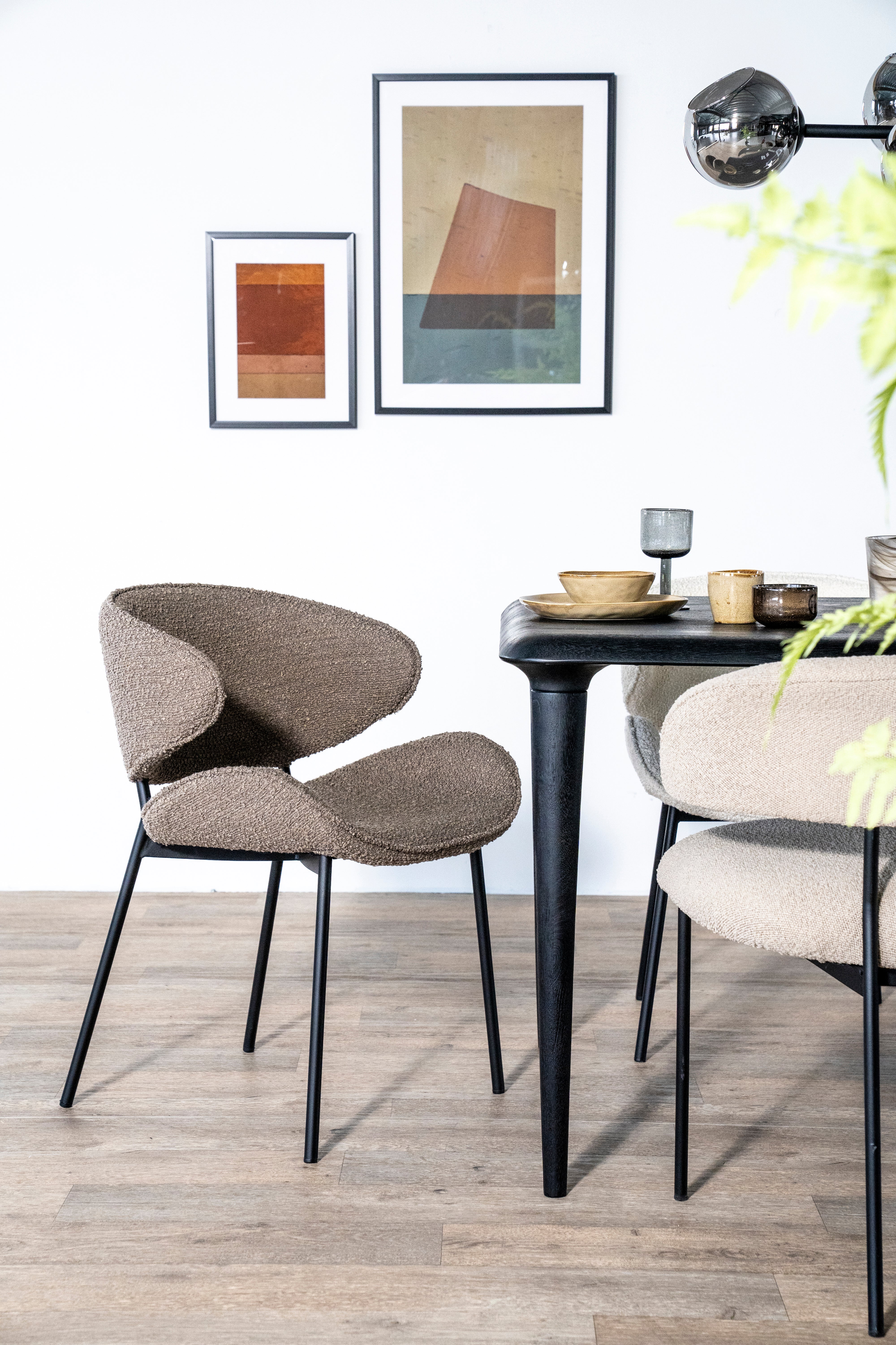 TESS Chair brown with black base