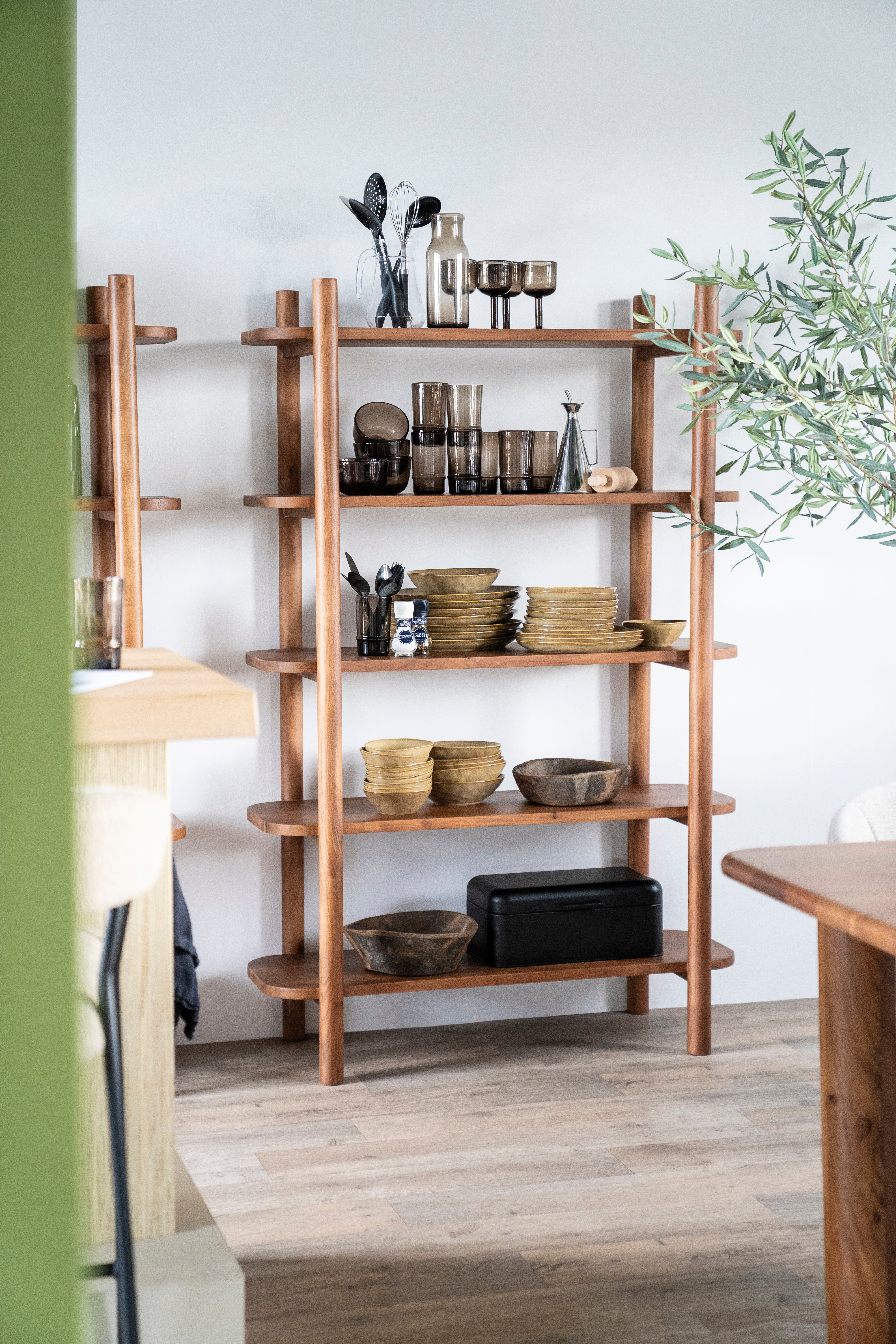 Regál JULIAN akáciové drevo