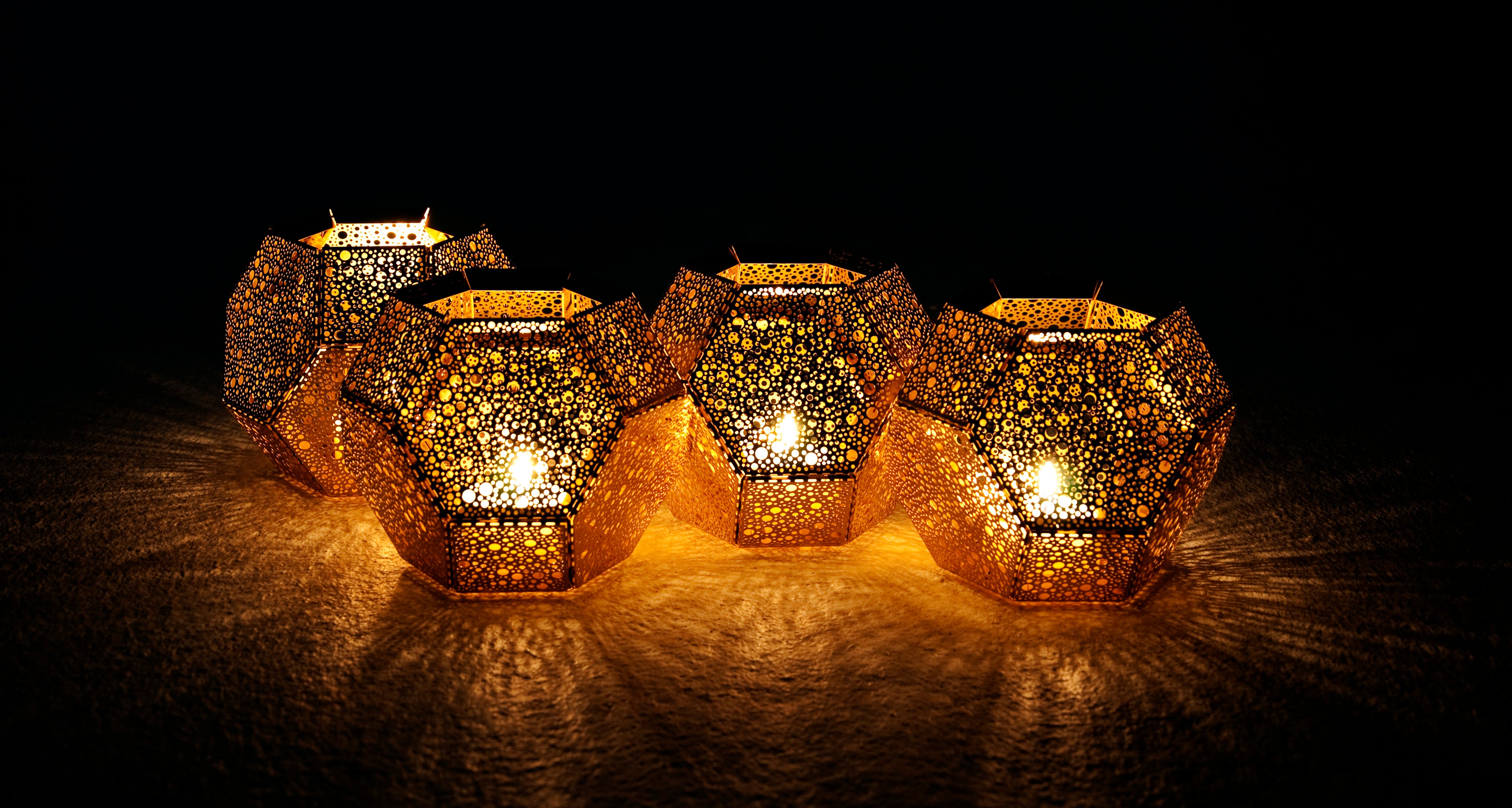 Sviečnik ETCH mosadzný