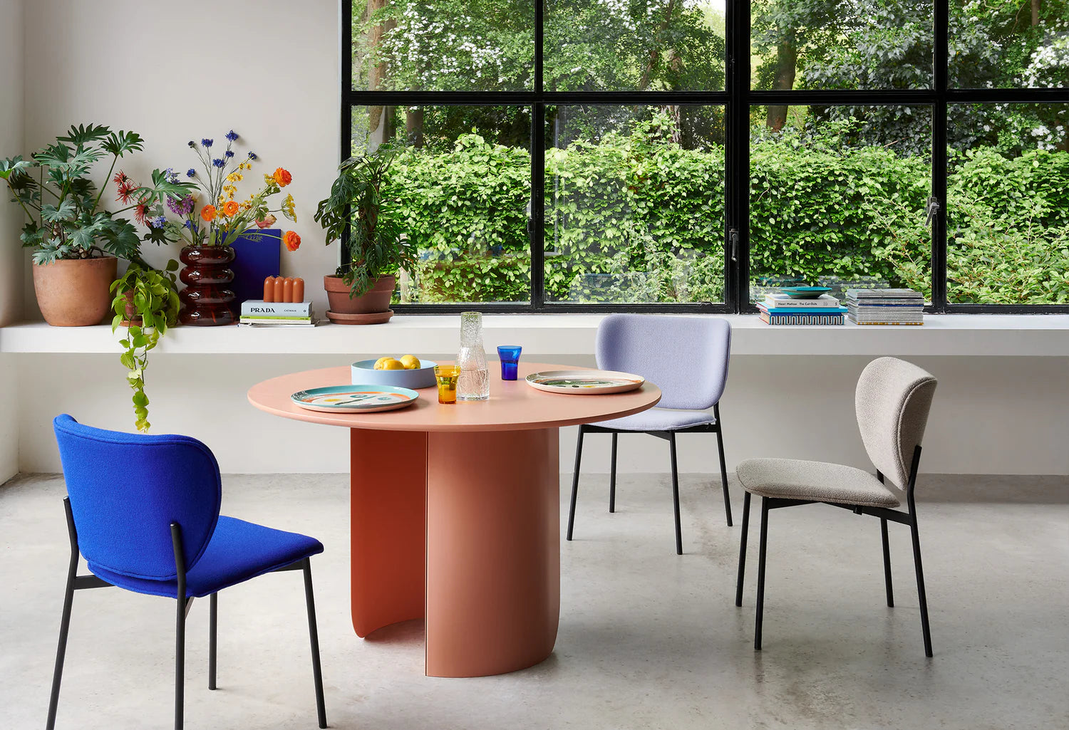 Kruhový stôl PLATEAU čierny