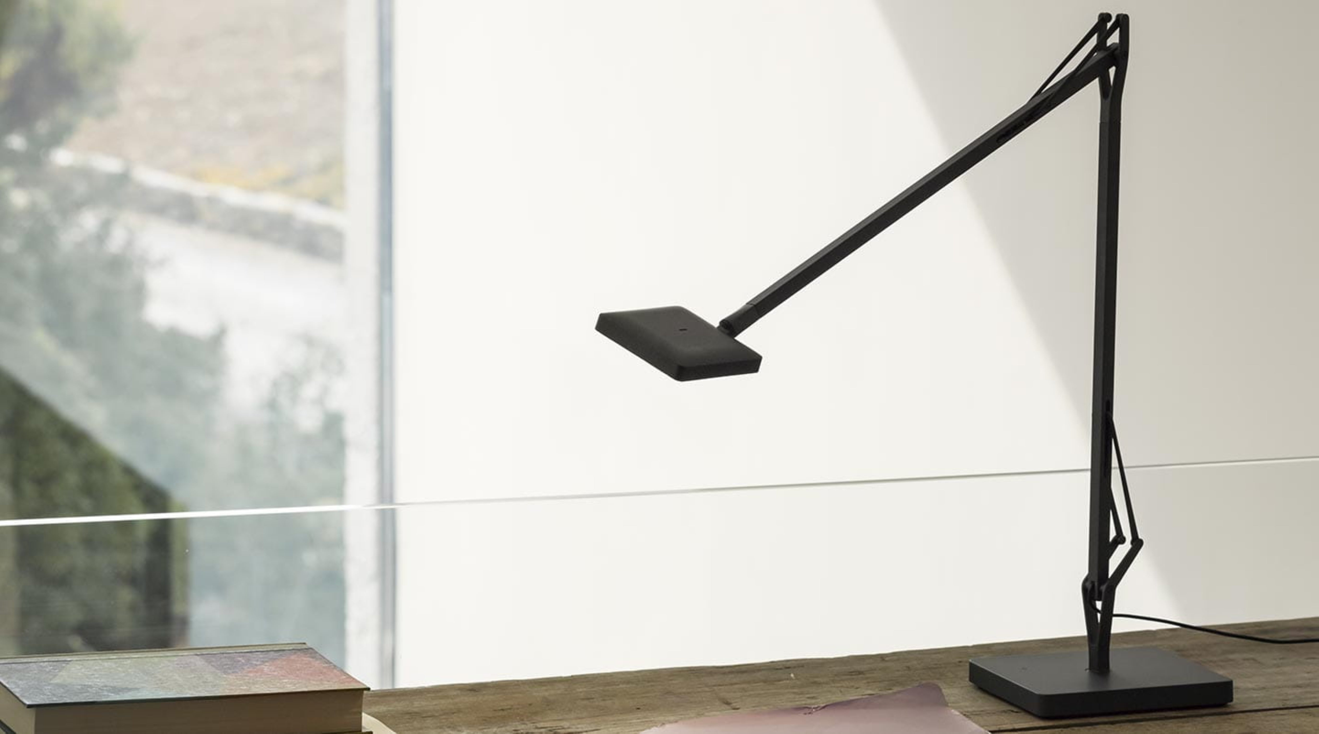 Stolná lampa KELVIN EDGE BASE čierna