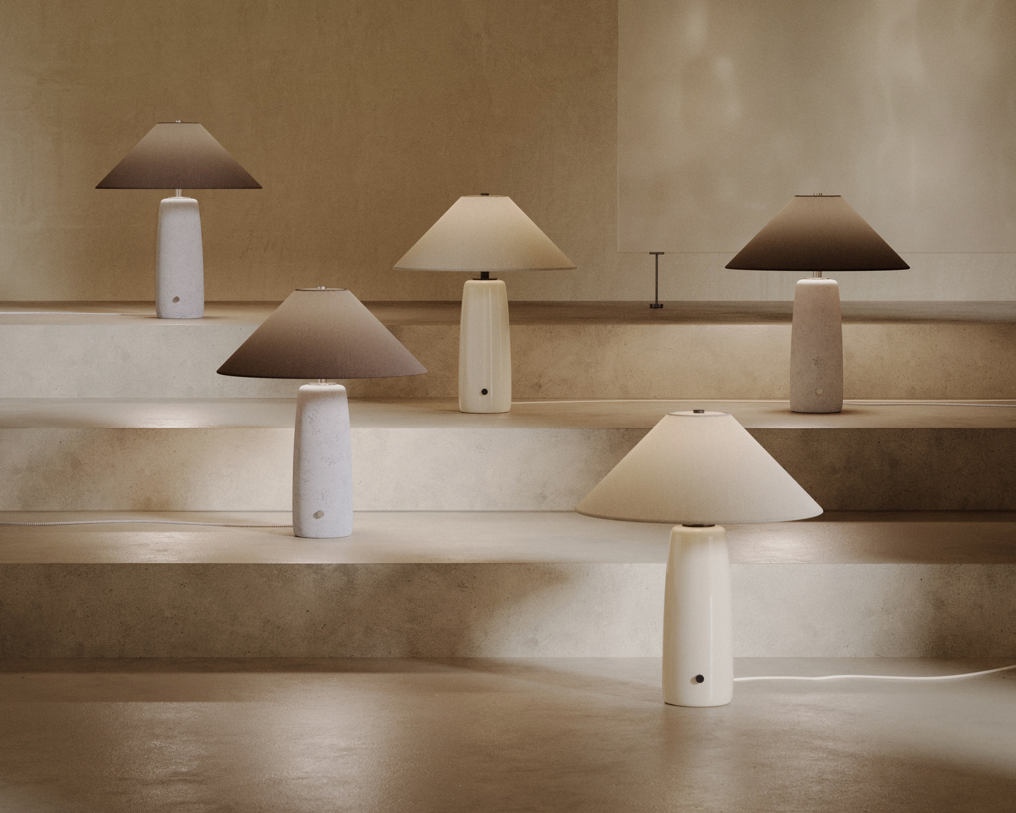 BATON beige table lamp