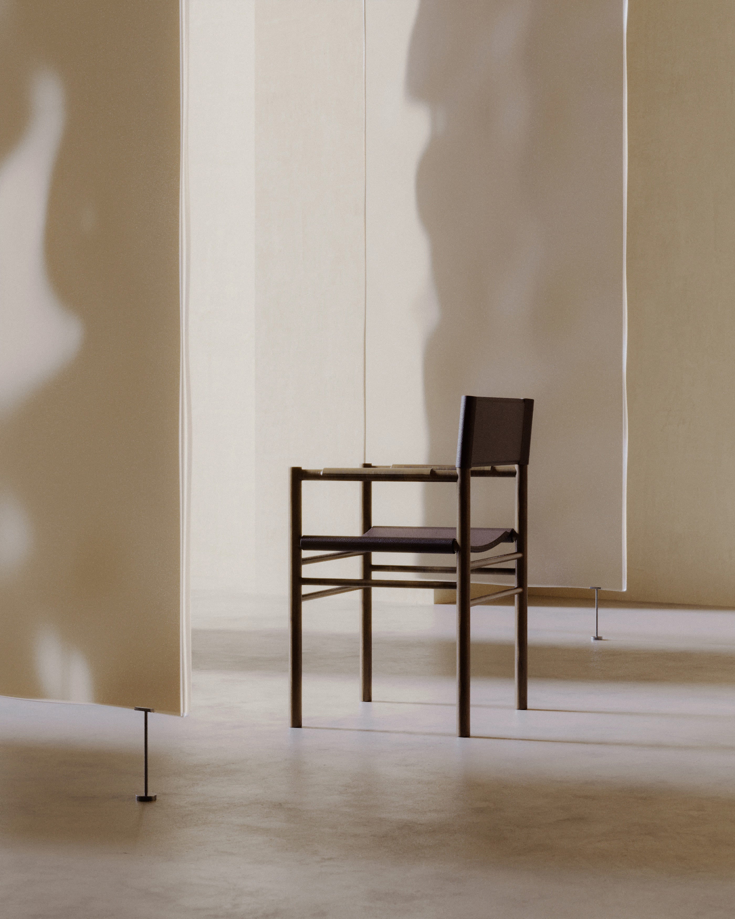 FERRA Armchair with Armrests in Oak and Leather