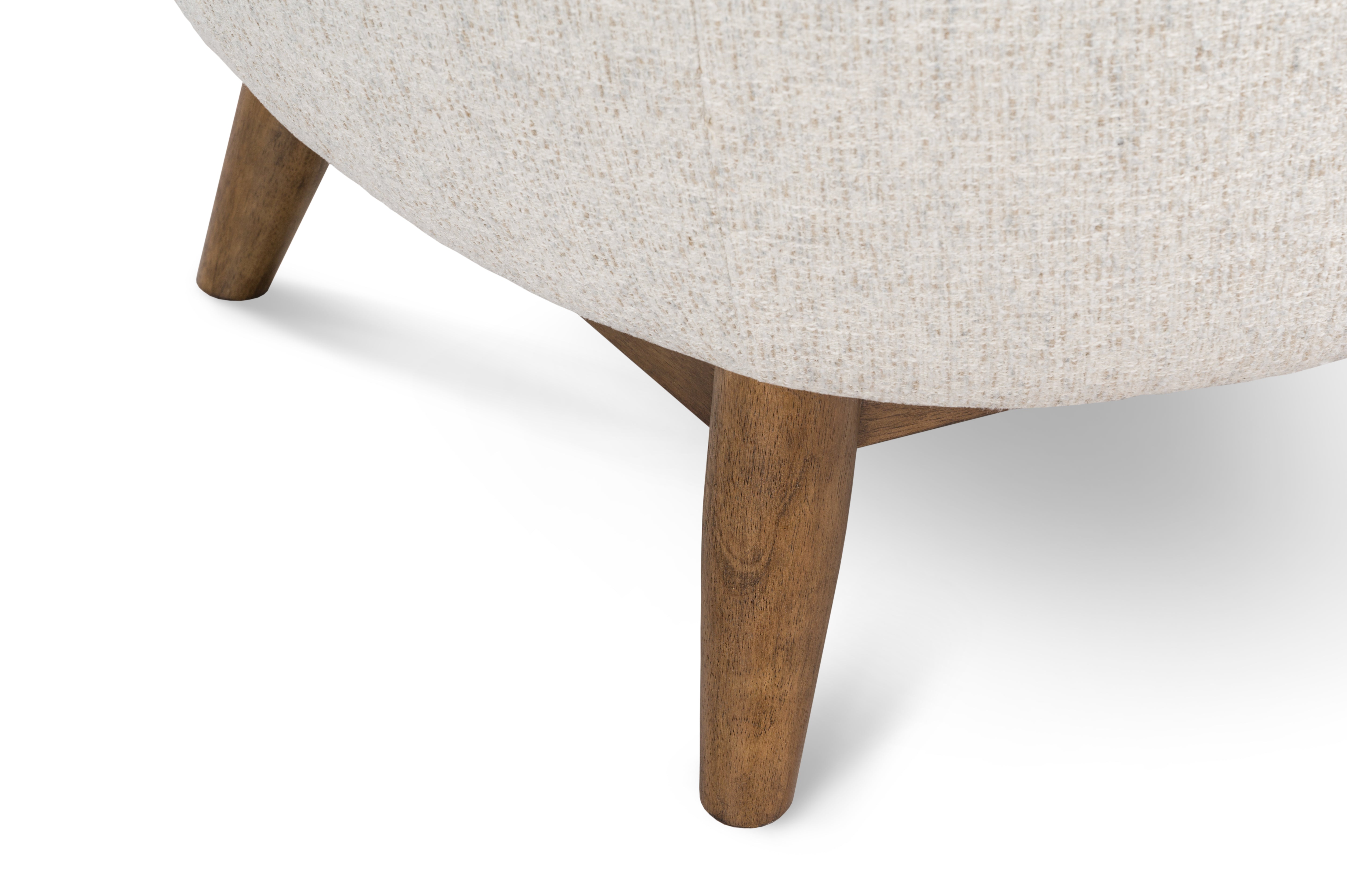 Čalúnené kreslo BENTON s drevenou základňou