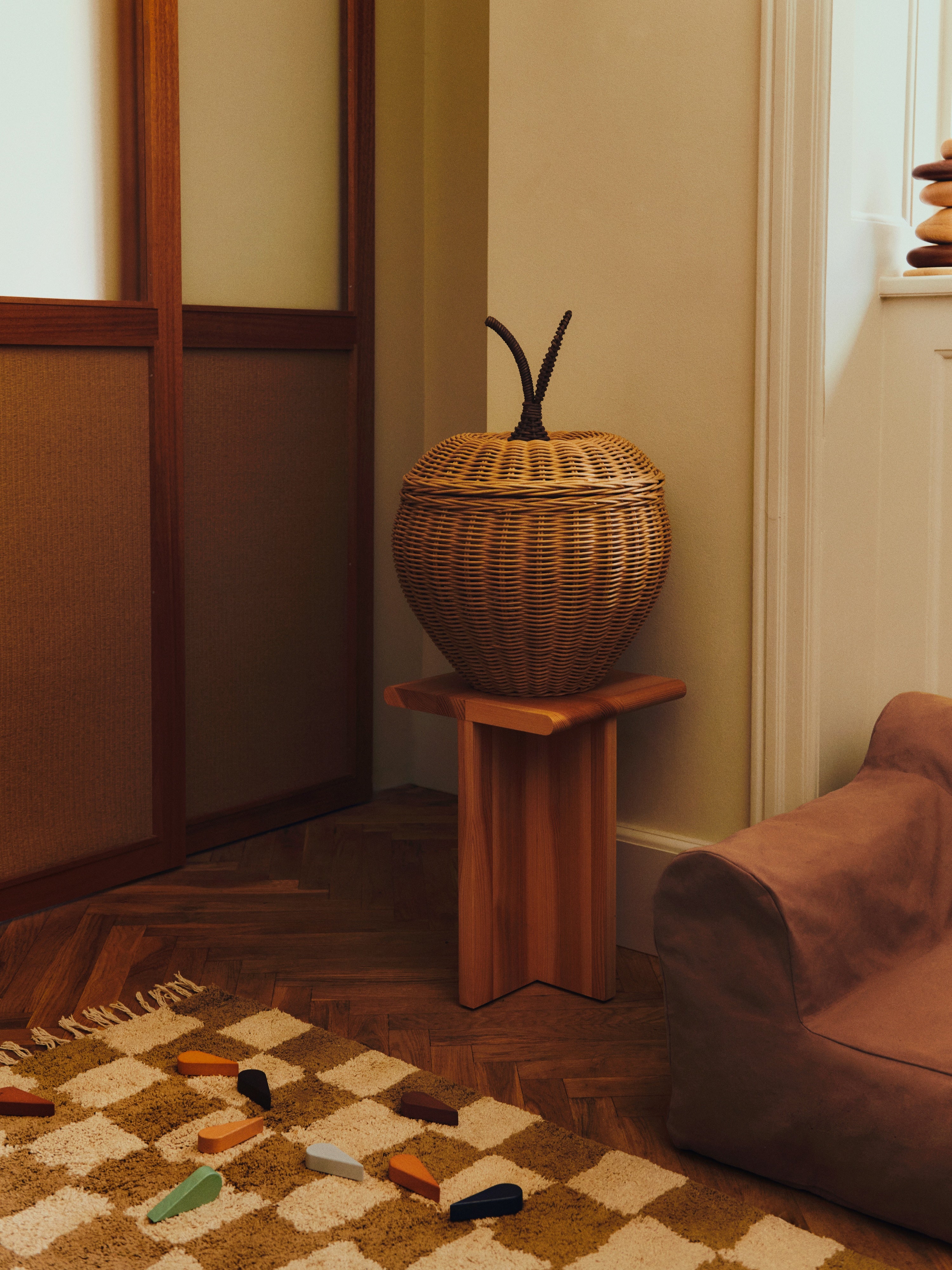 SALA PIECE side table made of solid Douglas fir