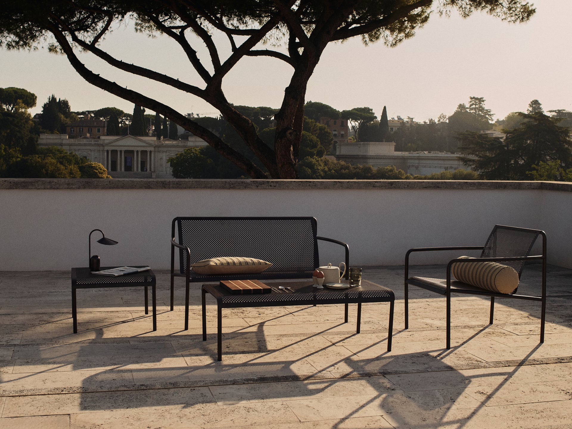 TWILL cushion beige with black