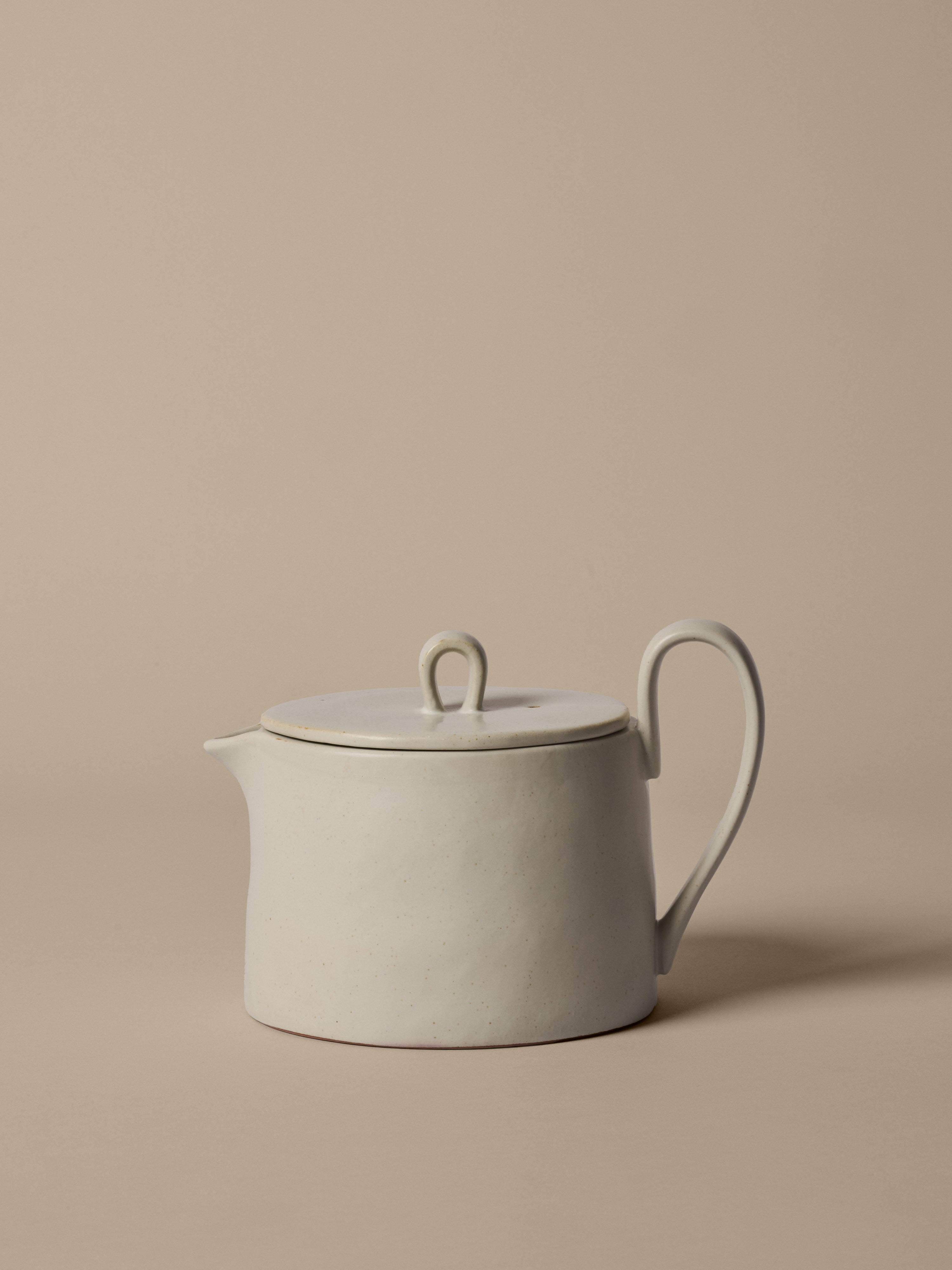 FLOW jug with lid broken white