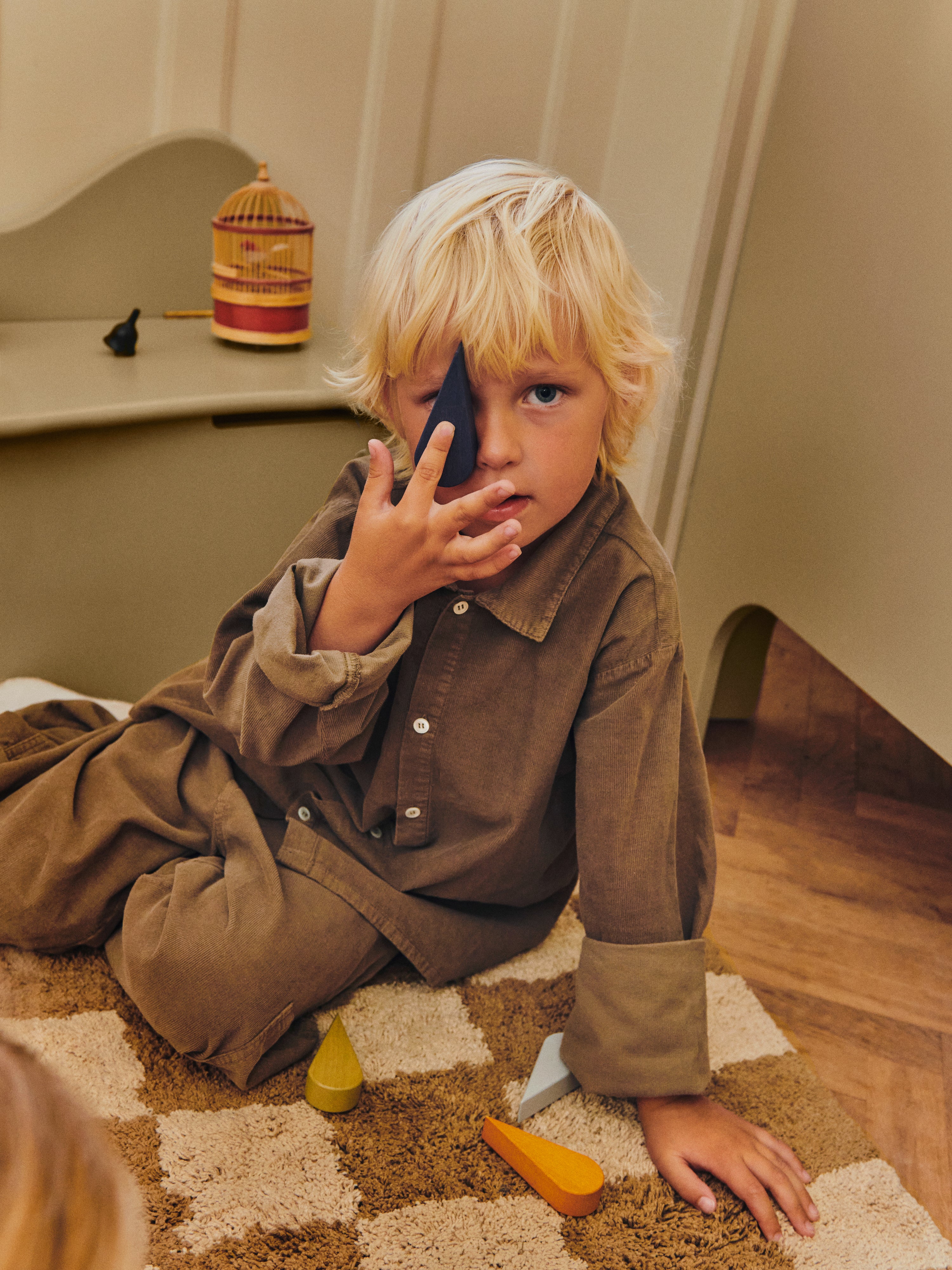 MARA brown carpet with sand
