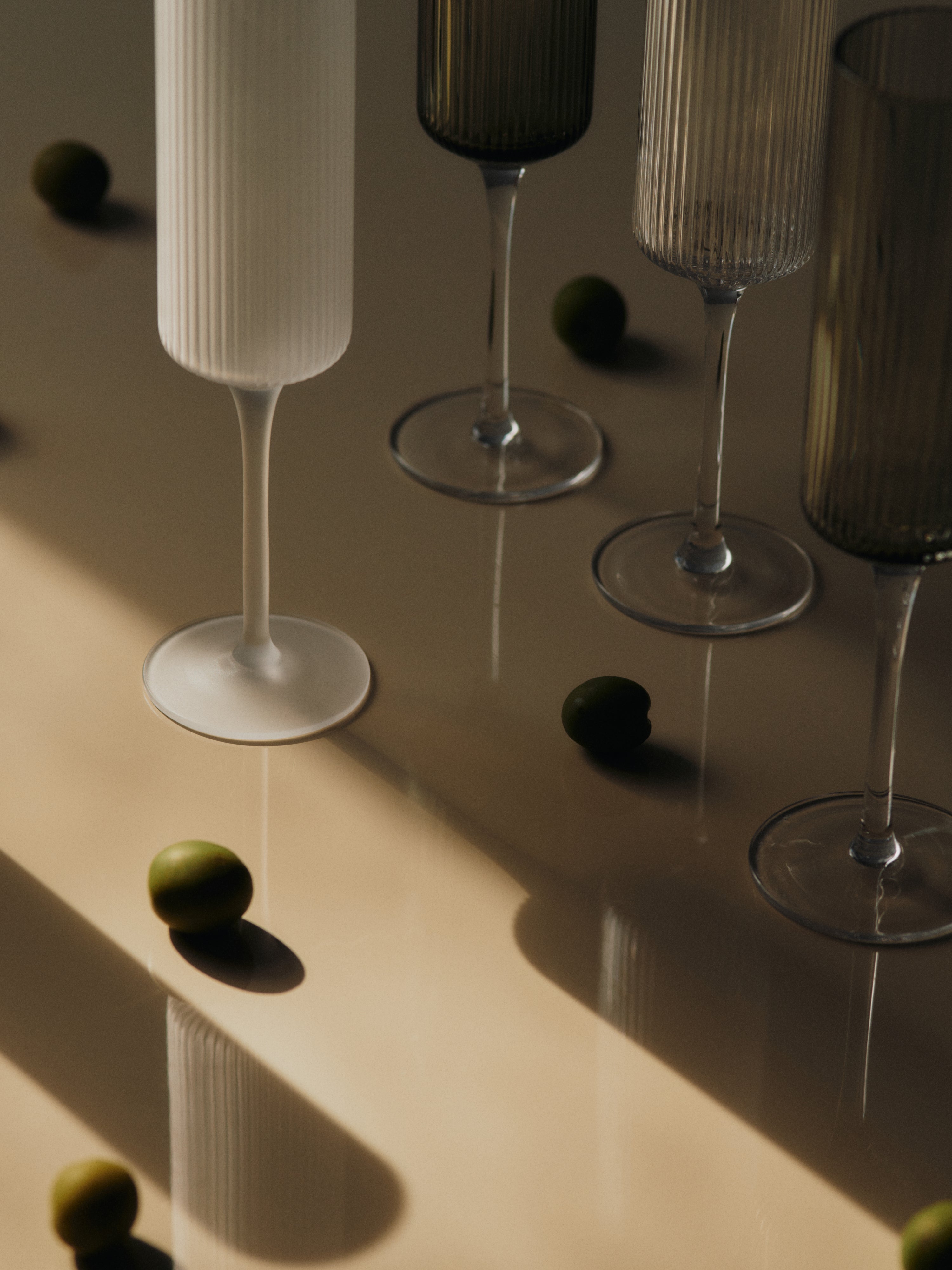 Súprava pohárov na šampanské RIPPLE FLUTES biele sklo