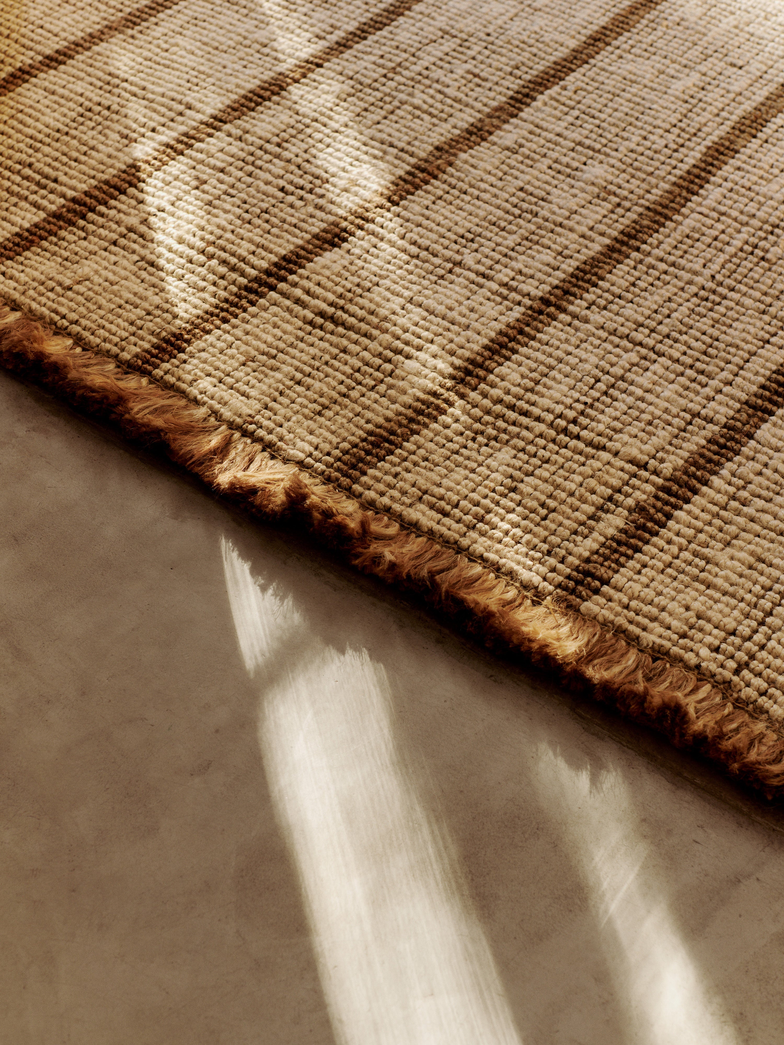 ATHENS STRIPES cream rug with jute