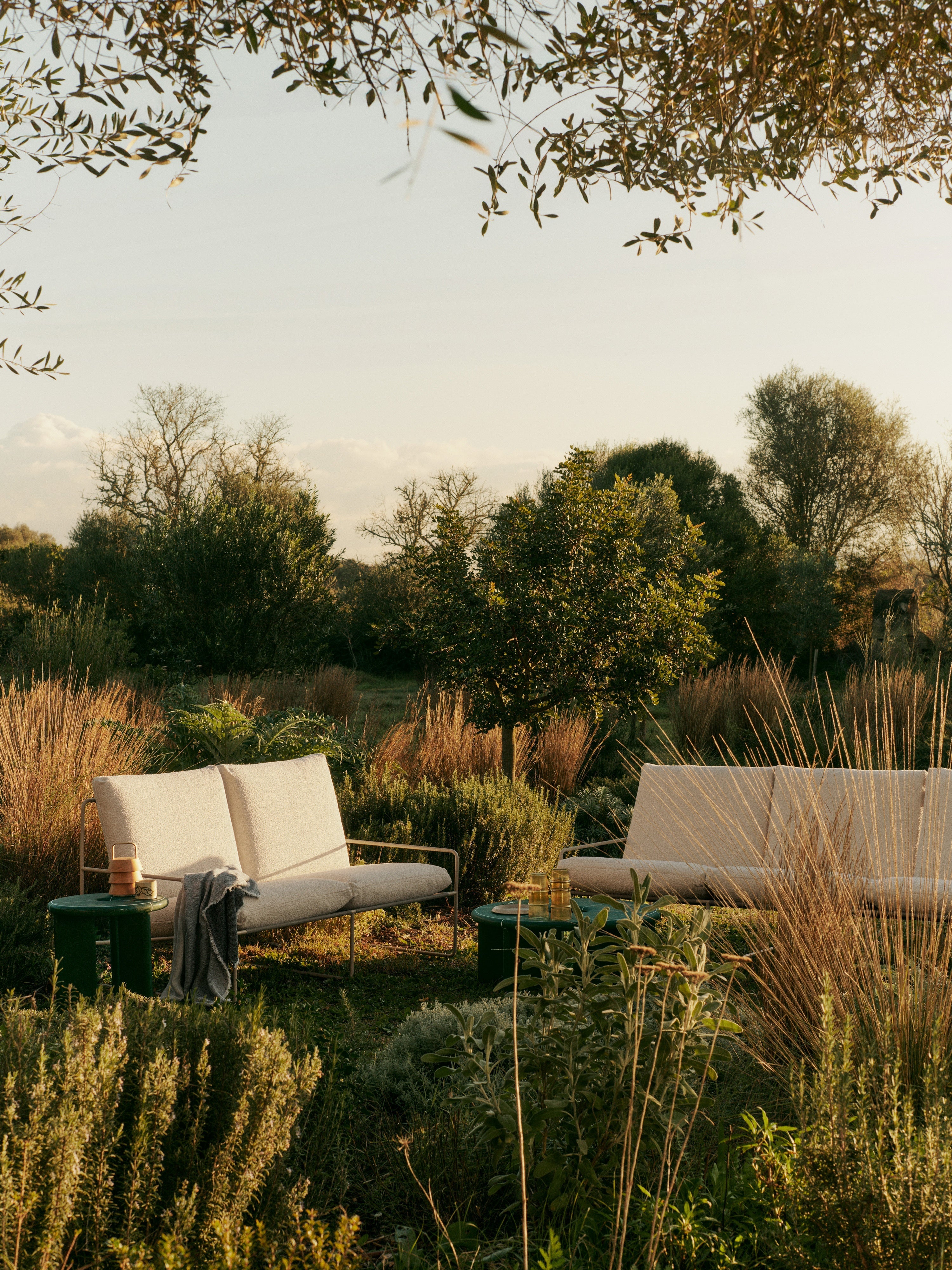 3-seater outdoor sofa DESERT broken white with beige base