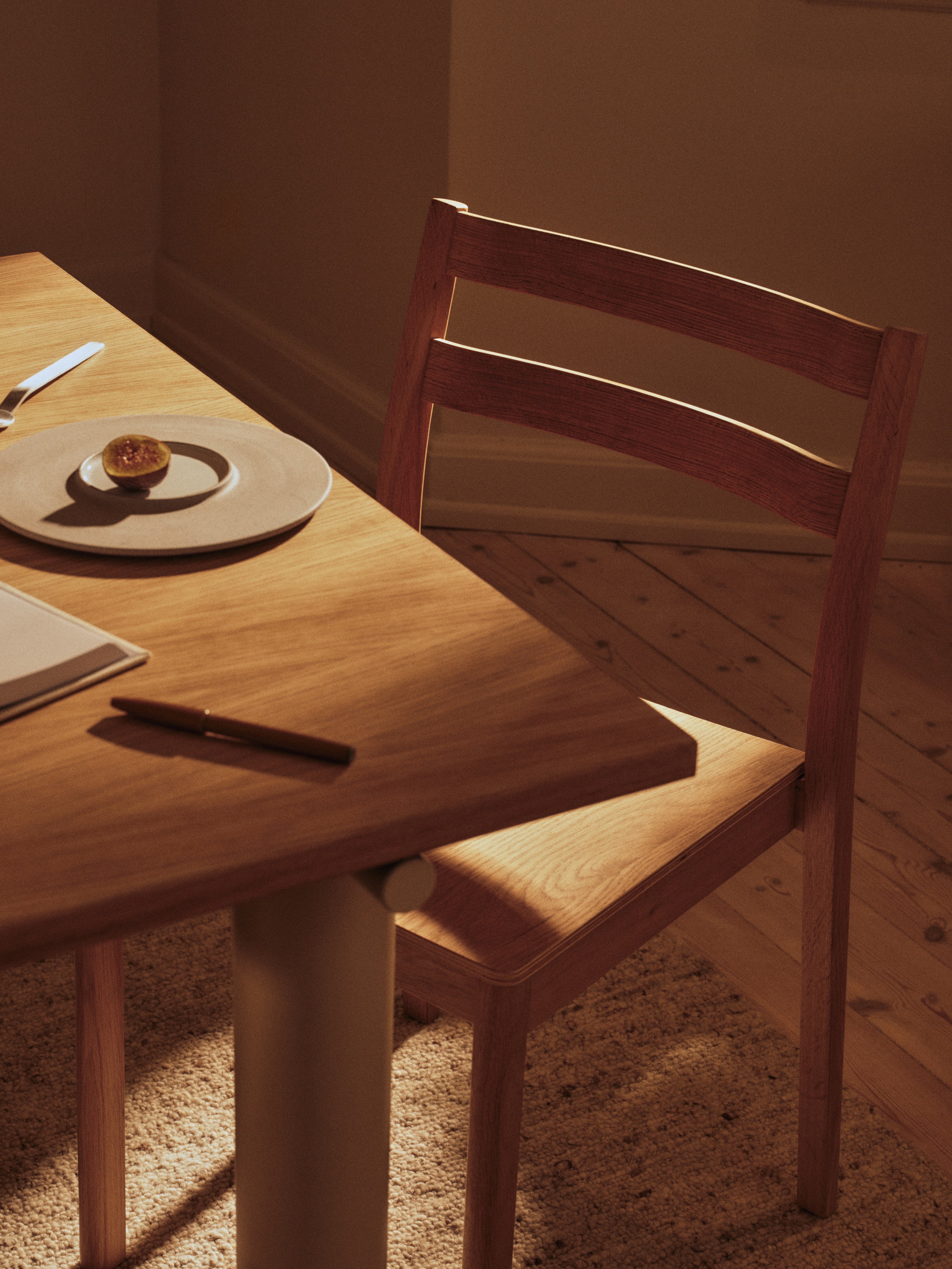 ATURA Table with Oak Top and Beige Base