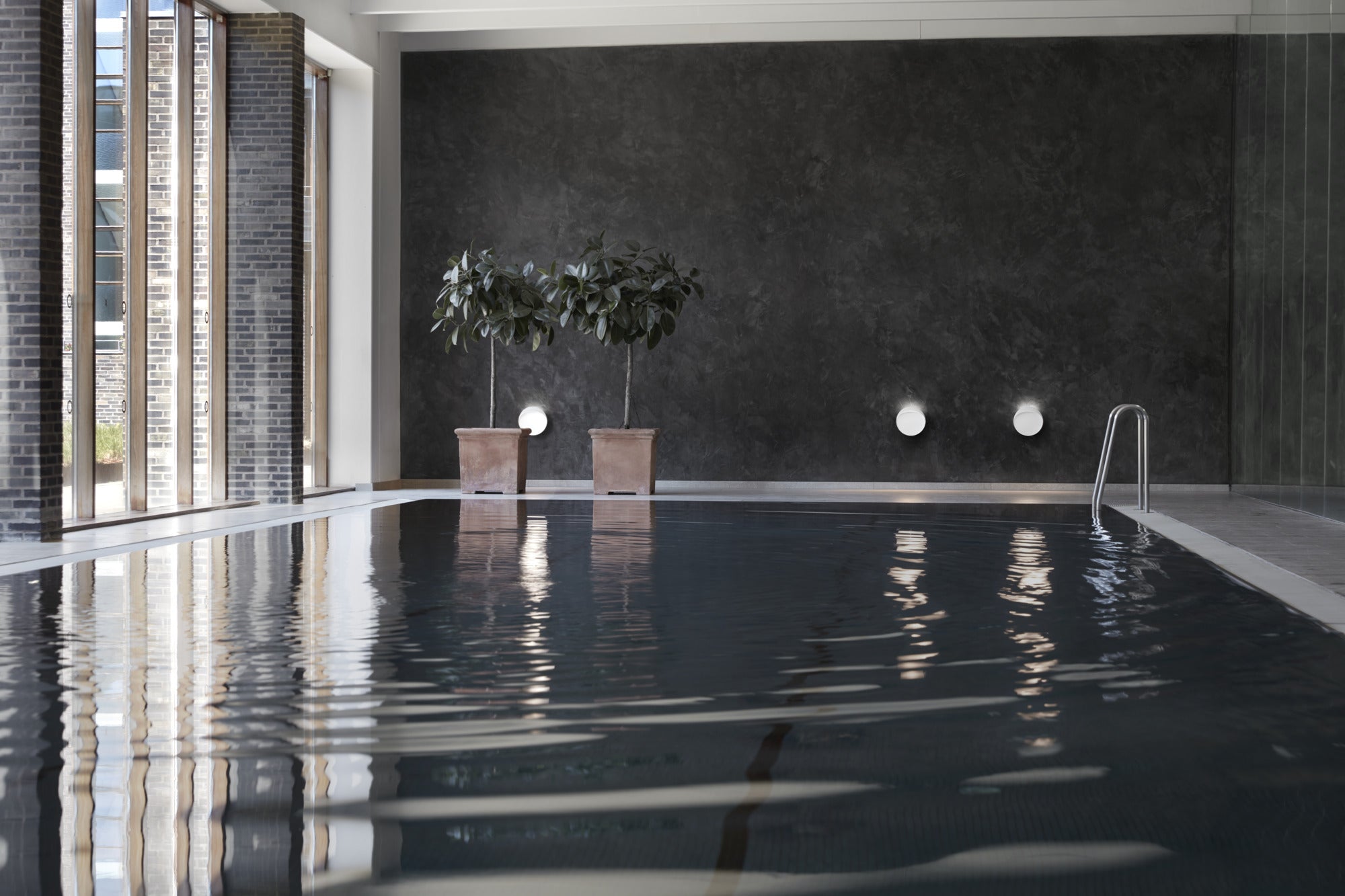 Nástenná lampa FLINDT hliníková