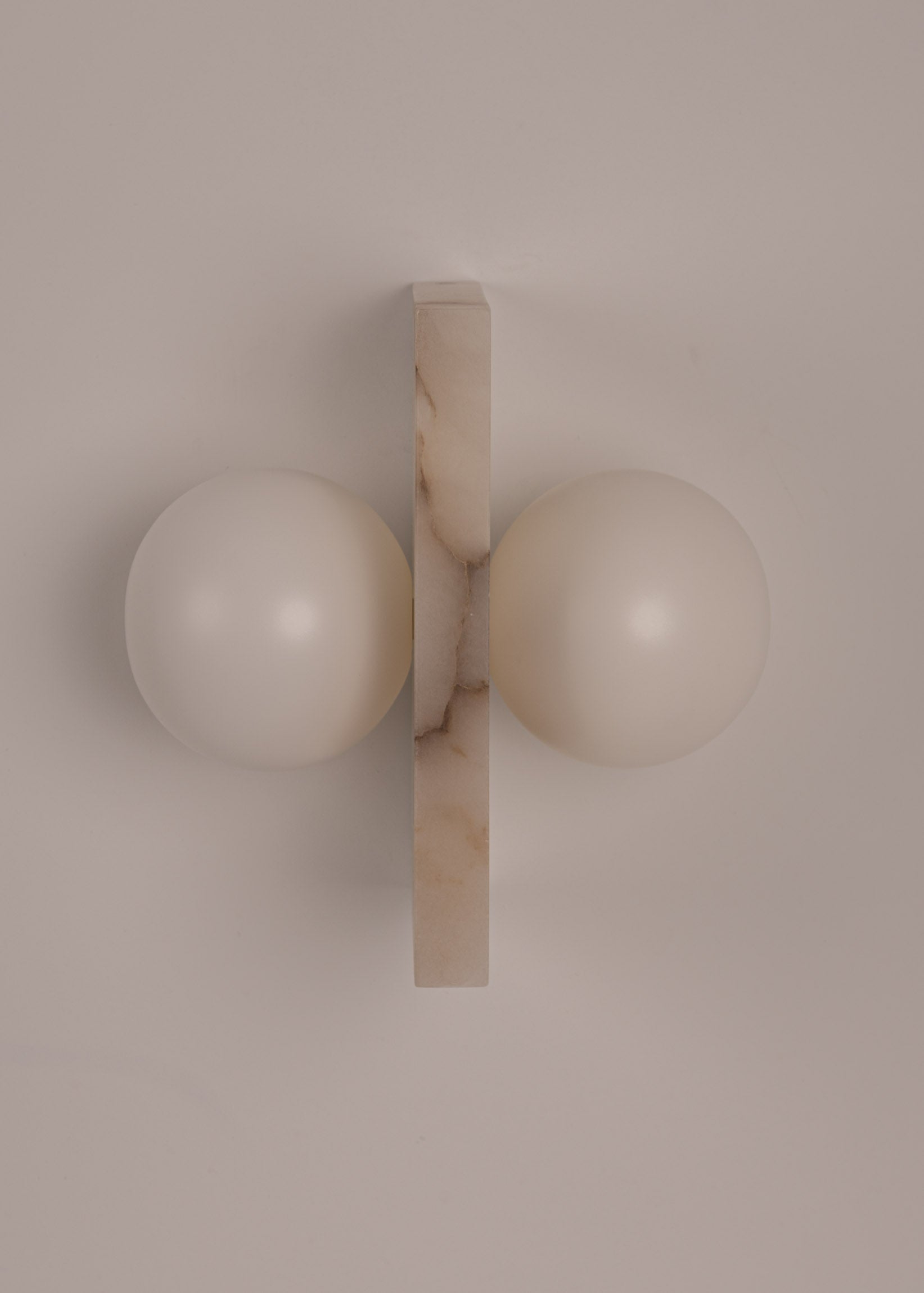 FLUGI Wall Lamp White Alabaster