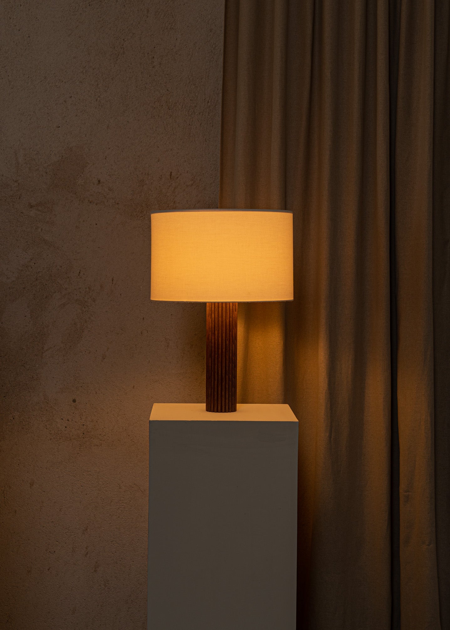 Table lamp FLUTA walnut wood