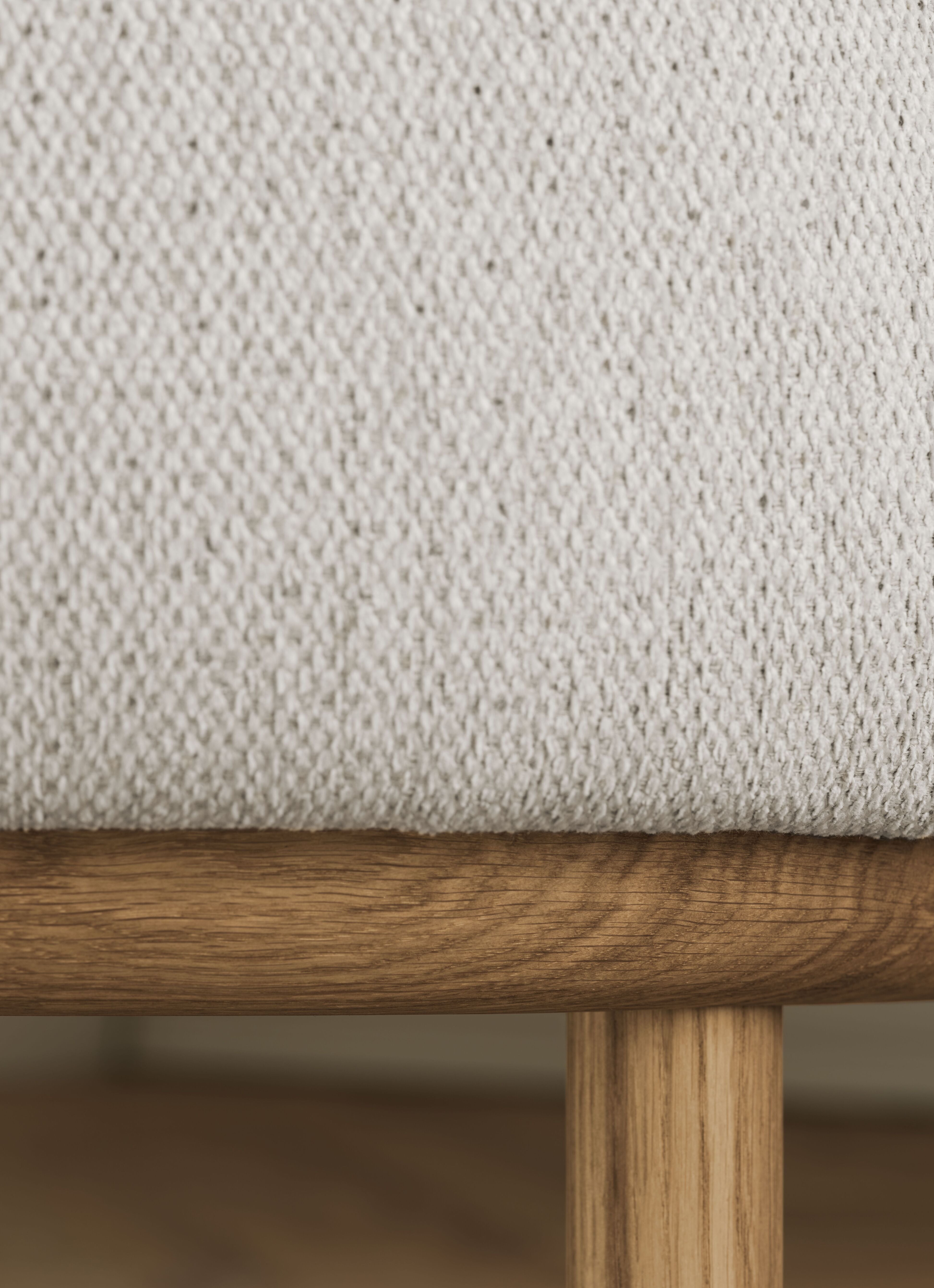 Fotel FUUGA NESTING základňa z čierneho dubového dreva