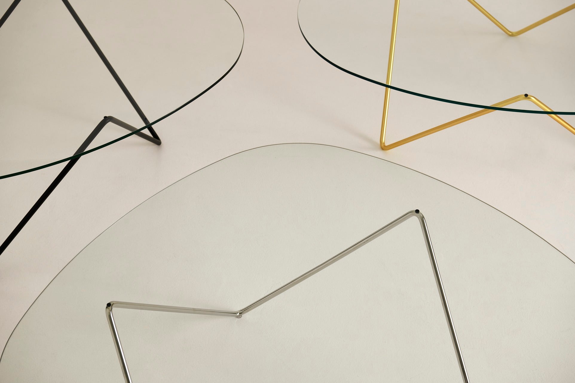 Kávový stolík PEDRERA sklo s chrómovaným podstavcom