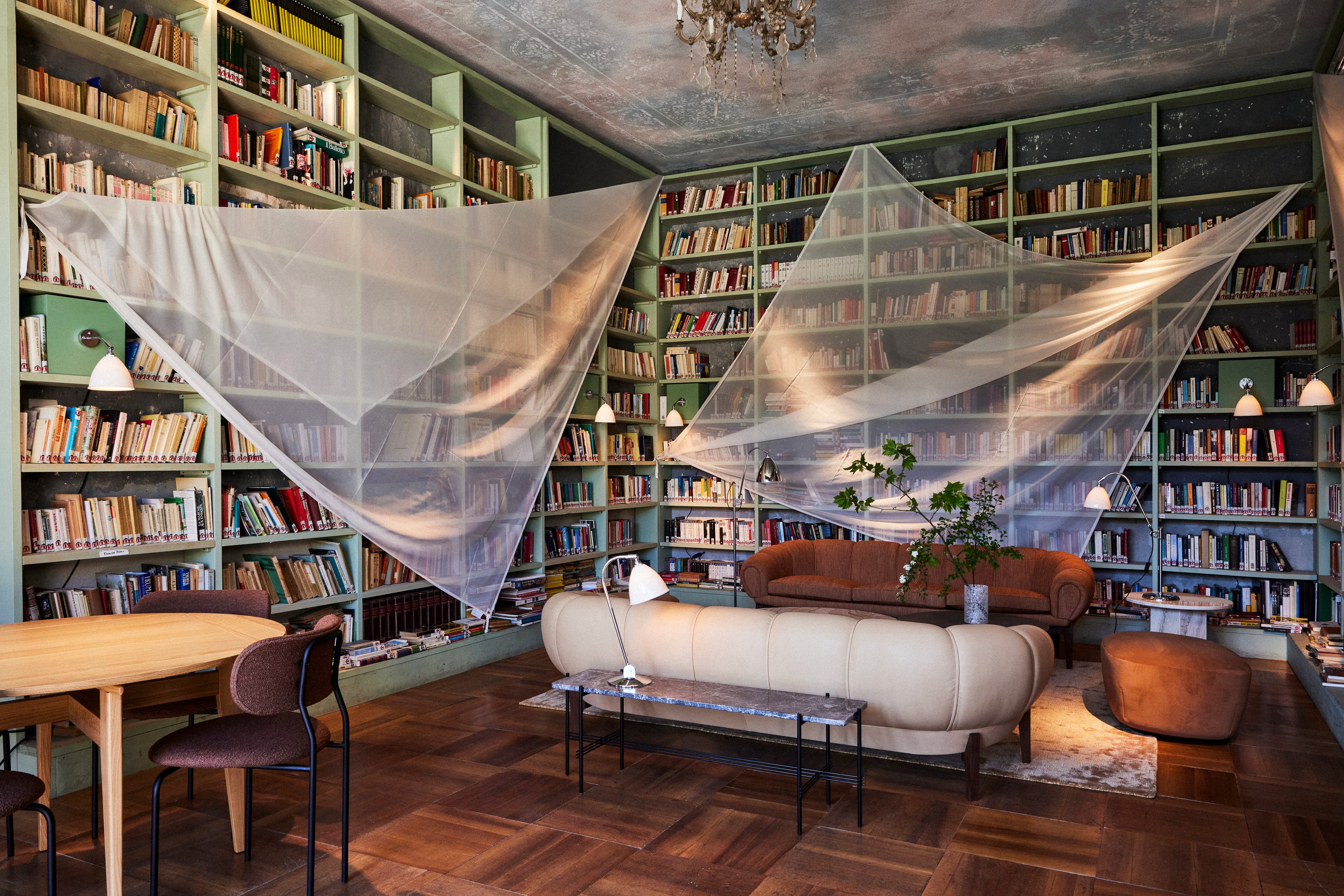 3-seater Sofa CROISSANT upholstered in leather with a walnut base