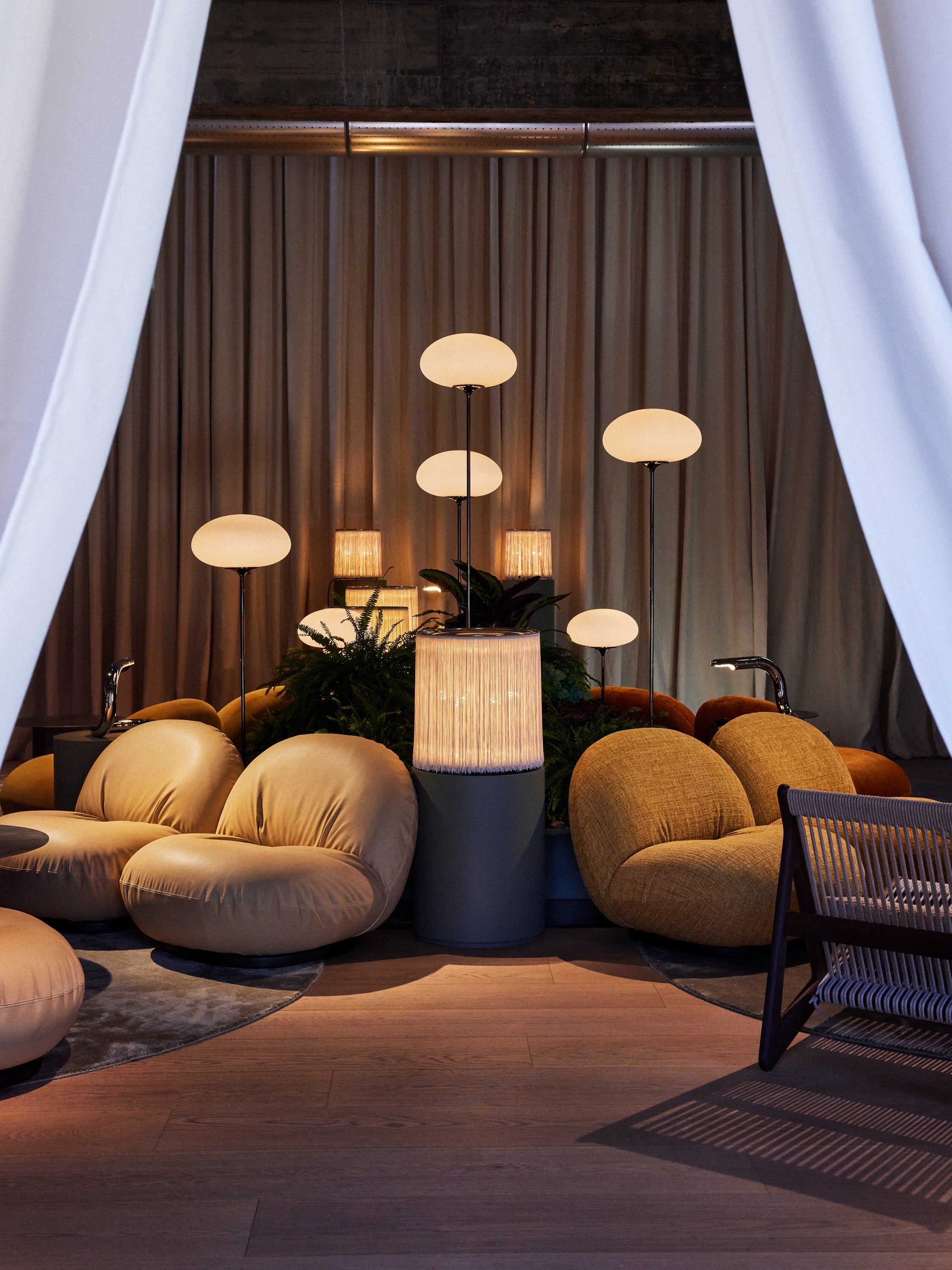 STEMLITE floor lamp black chrome